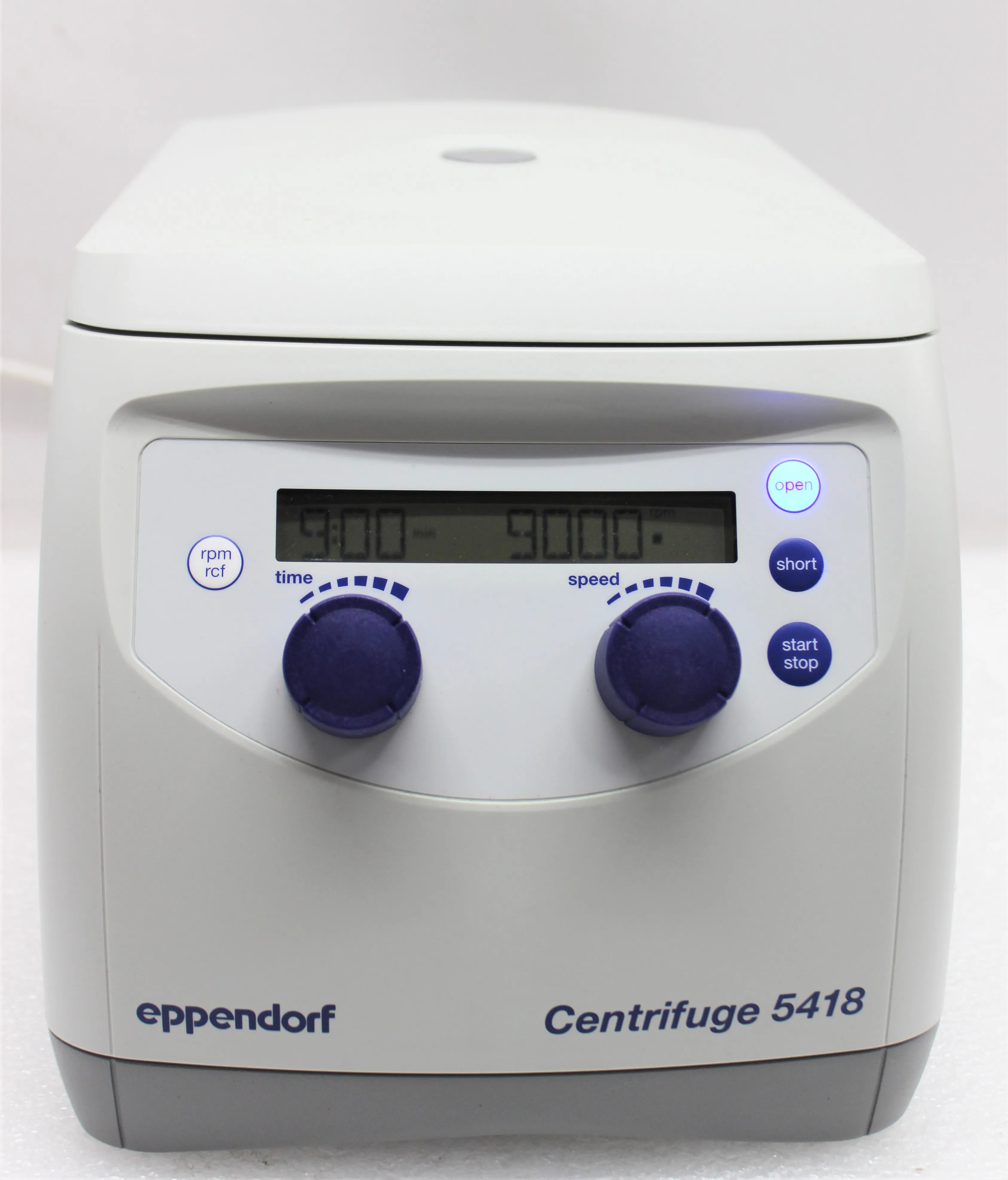 Eppendorf 5418 Microcentrifuge with Aerosol-Tight Rotor Lid