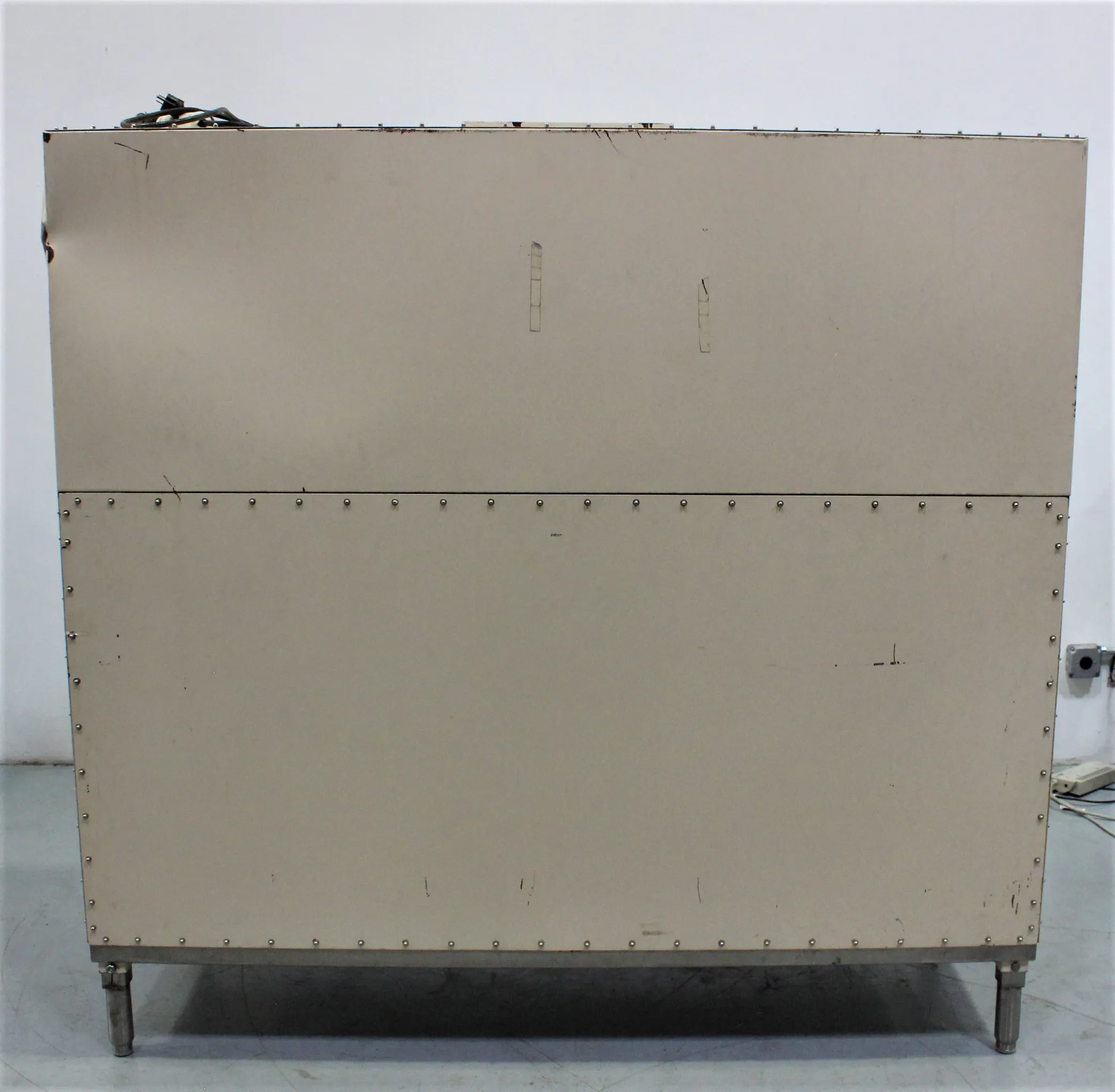 Used Biosafety Cabinet Baker Company VBM-600