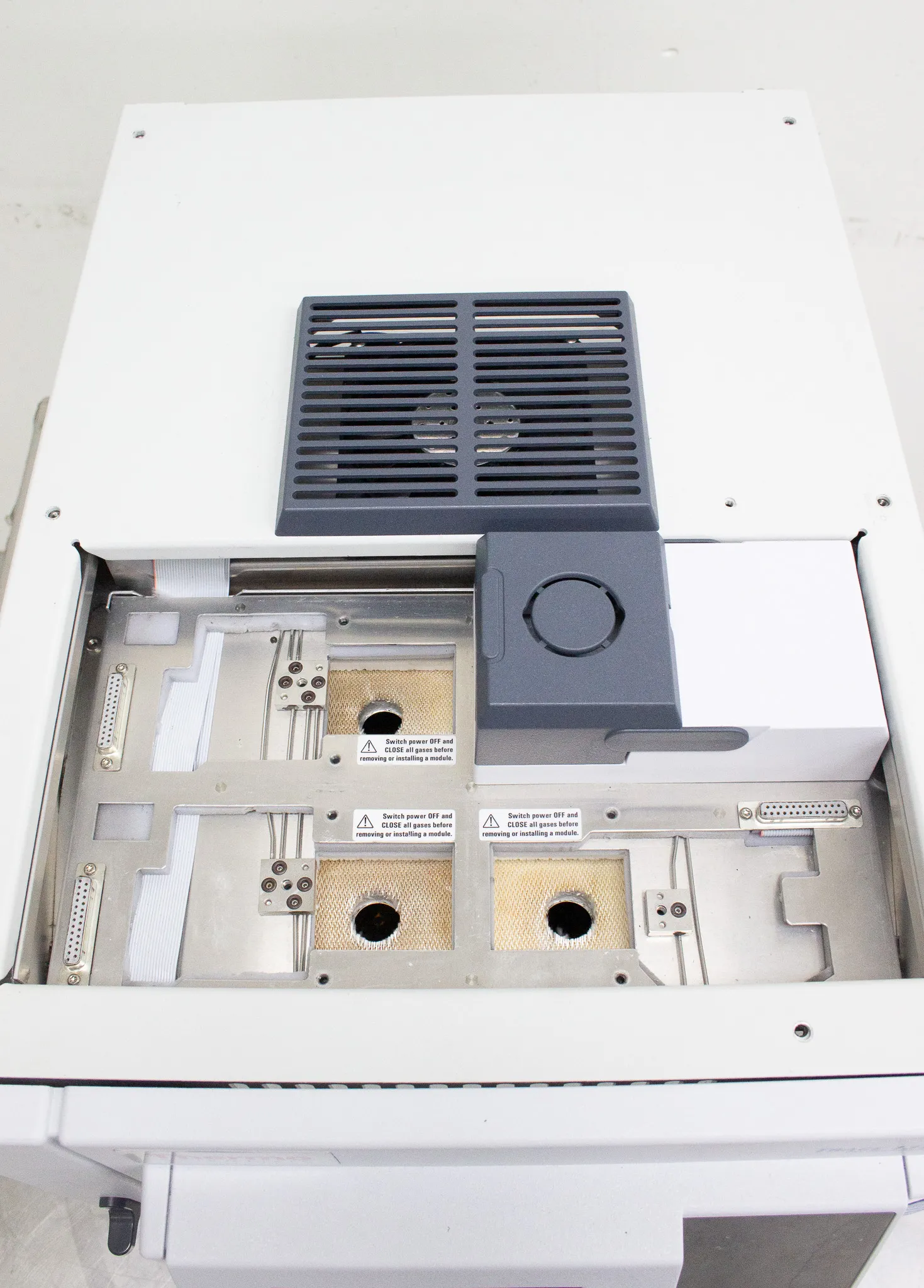 Thermo Scientific Trace 1310 Gas Chromatograph - AS/IS for Parts