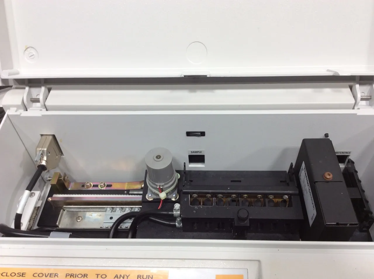 Thermo Spectronic Unicam UV 540 Spectrophotometer