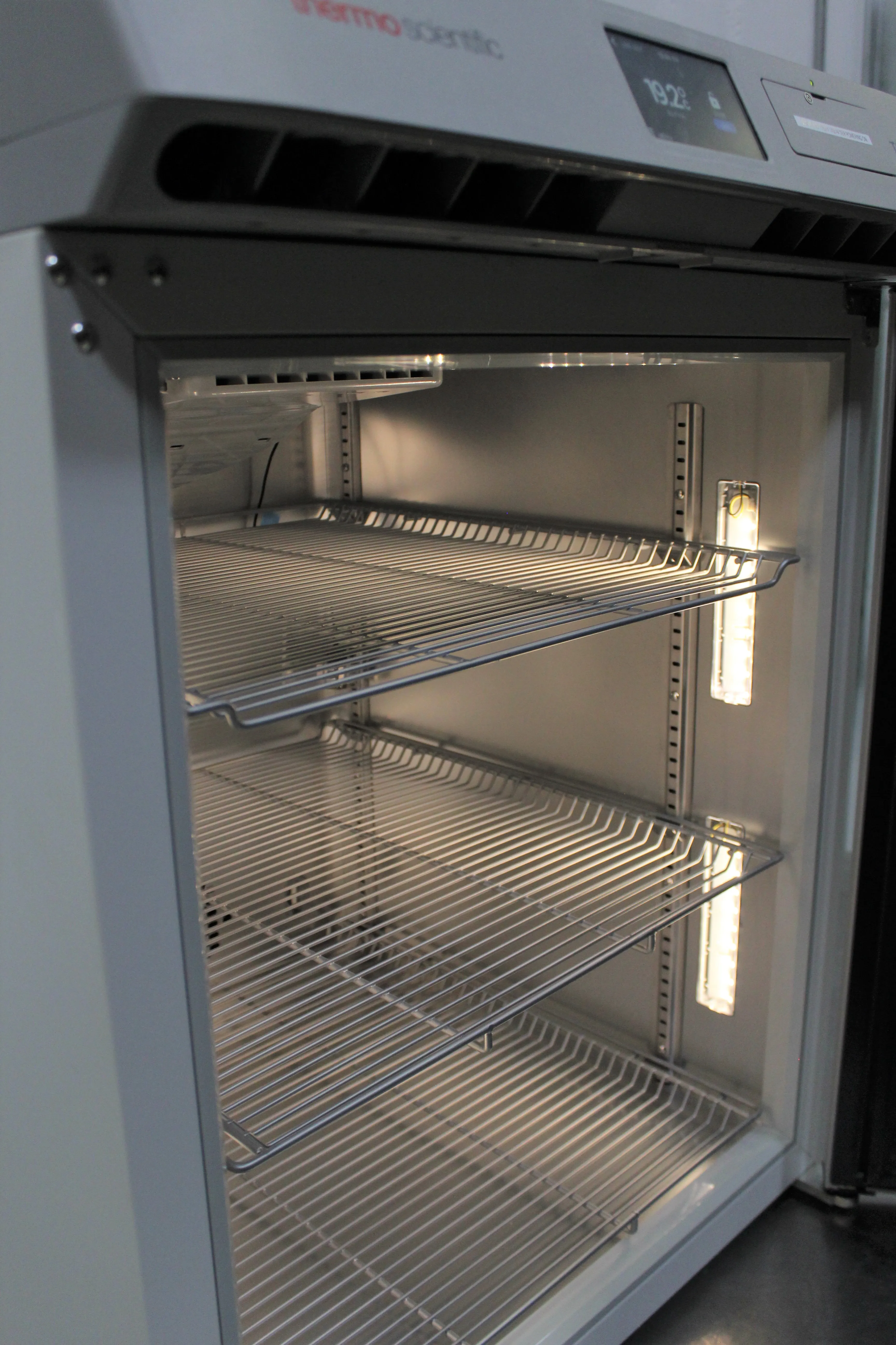 Thermo Scientific TSX Series Undercounter Lab Refrigerator