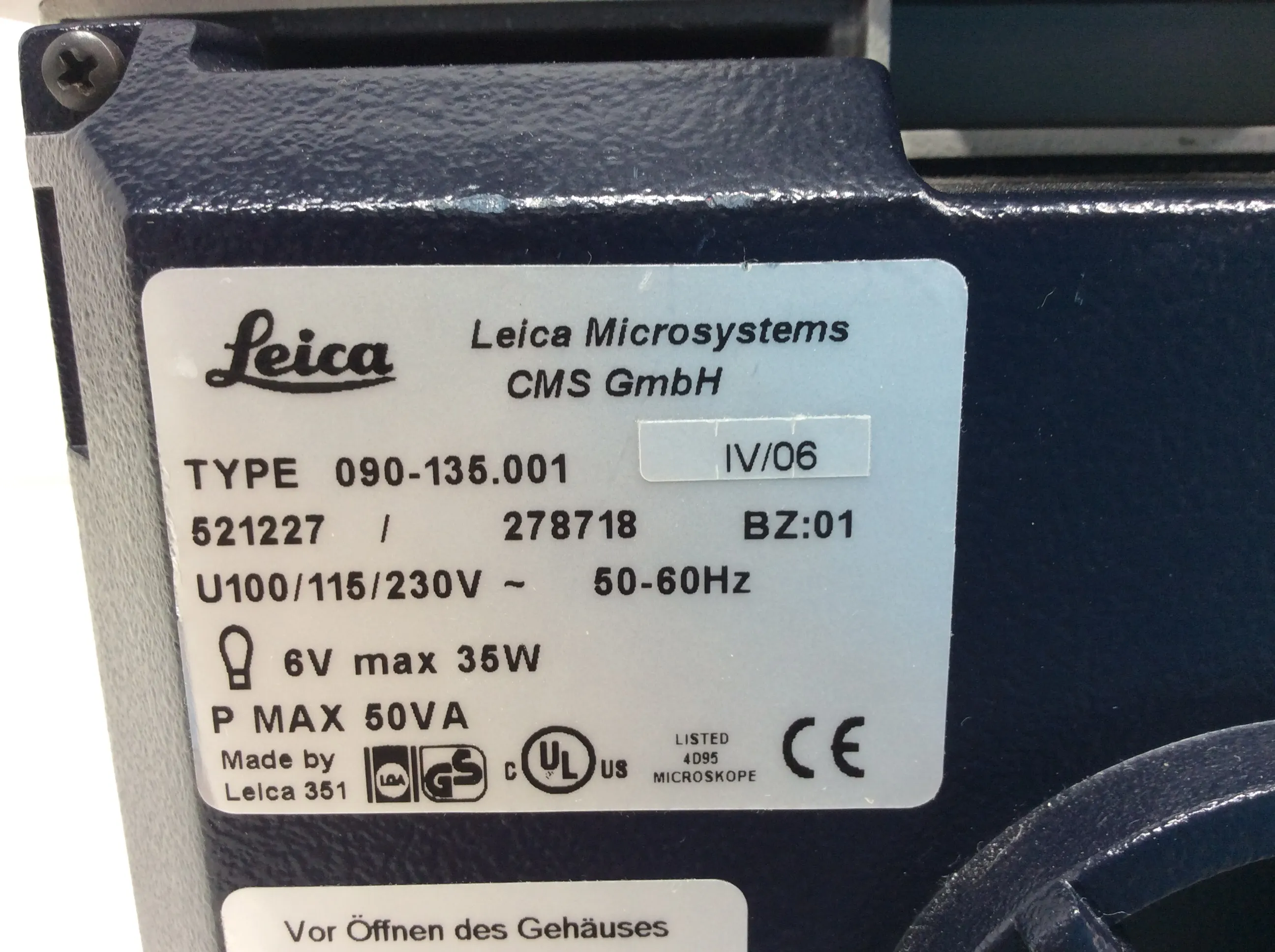 LEICA DMIL 090-135.001 INVERTED MICROSCOPE with 4x, 10x and L20x C Plan Objectives