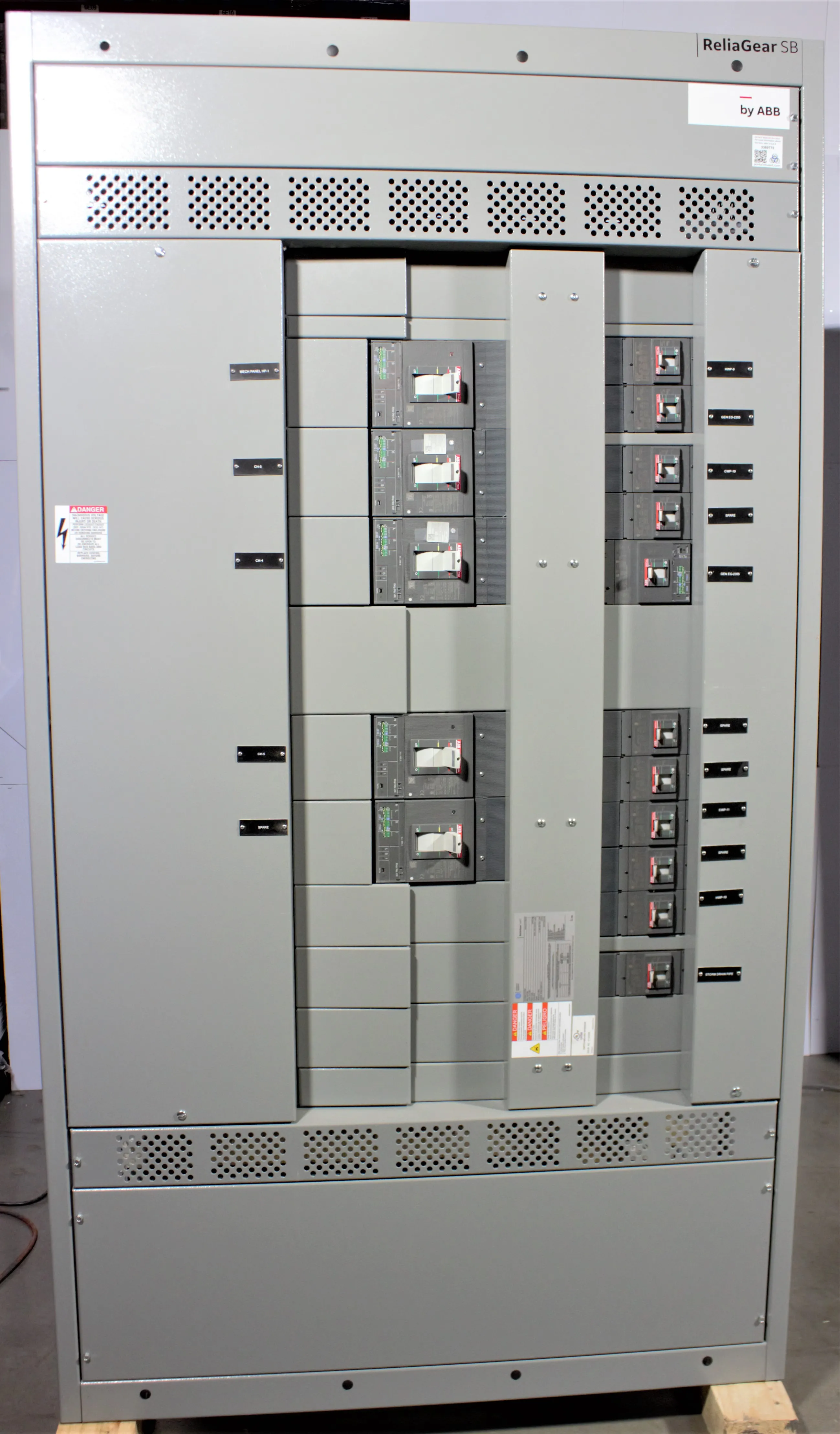 ABB ReliaGear neXT 600V Power Panel with TMAX XT Circuit Breakers - Class 4 - As-Is Used