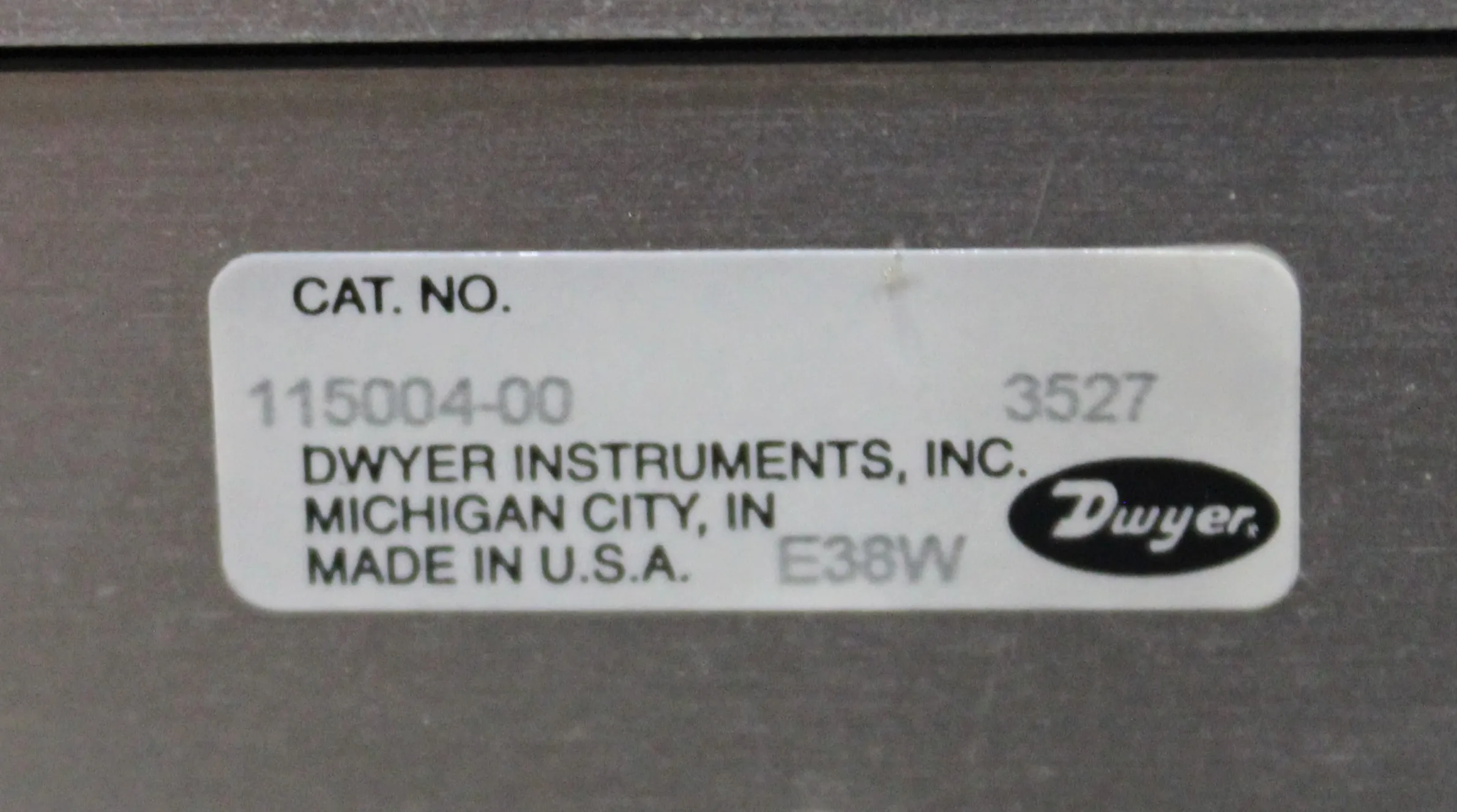 Dwyer 1430 Microtector Electronic Point Gage