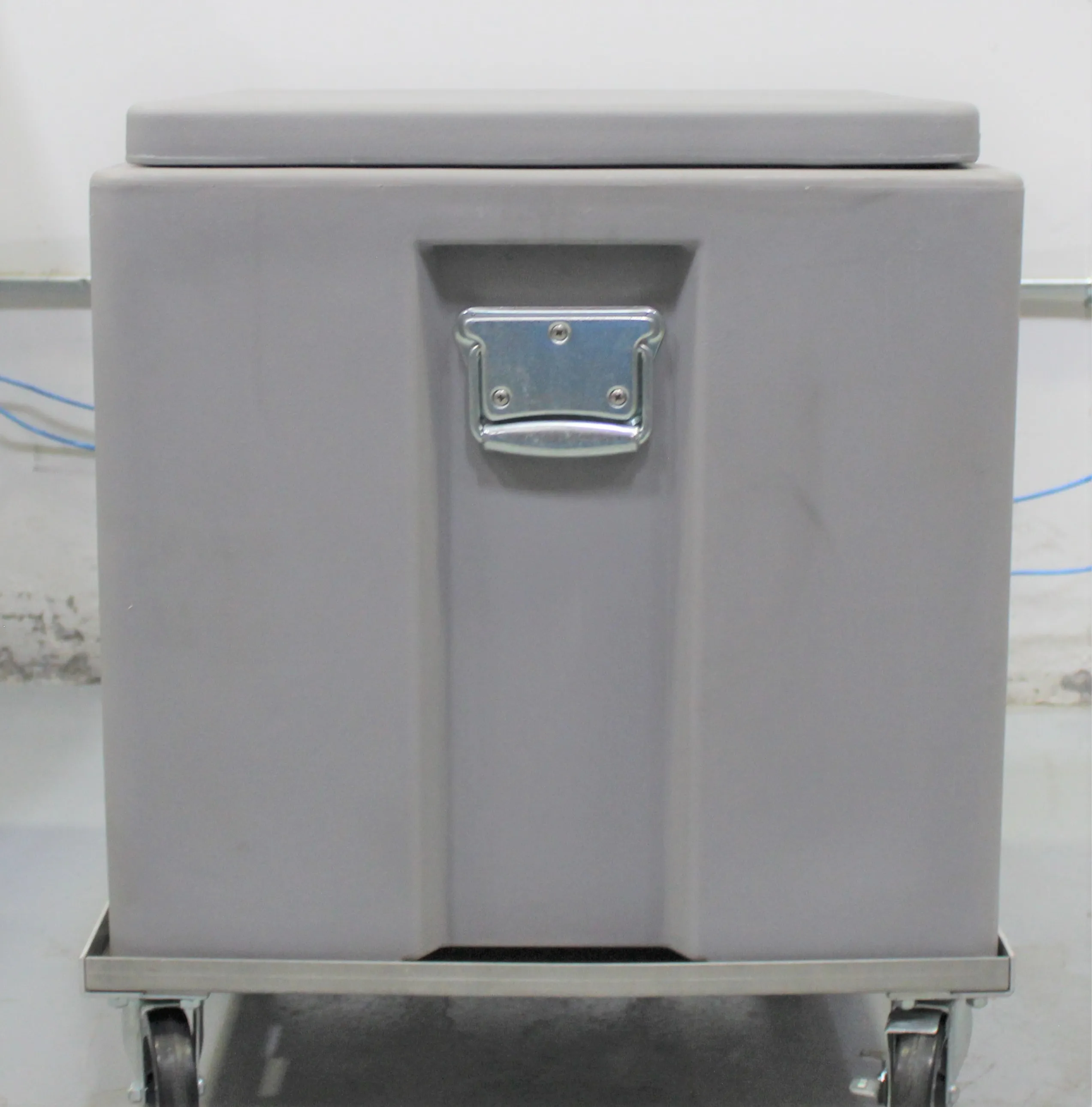 ThermoSafe 422 Dry Ice Bin Class 1 Used Laboratory Facility Equipment