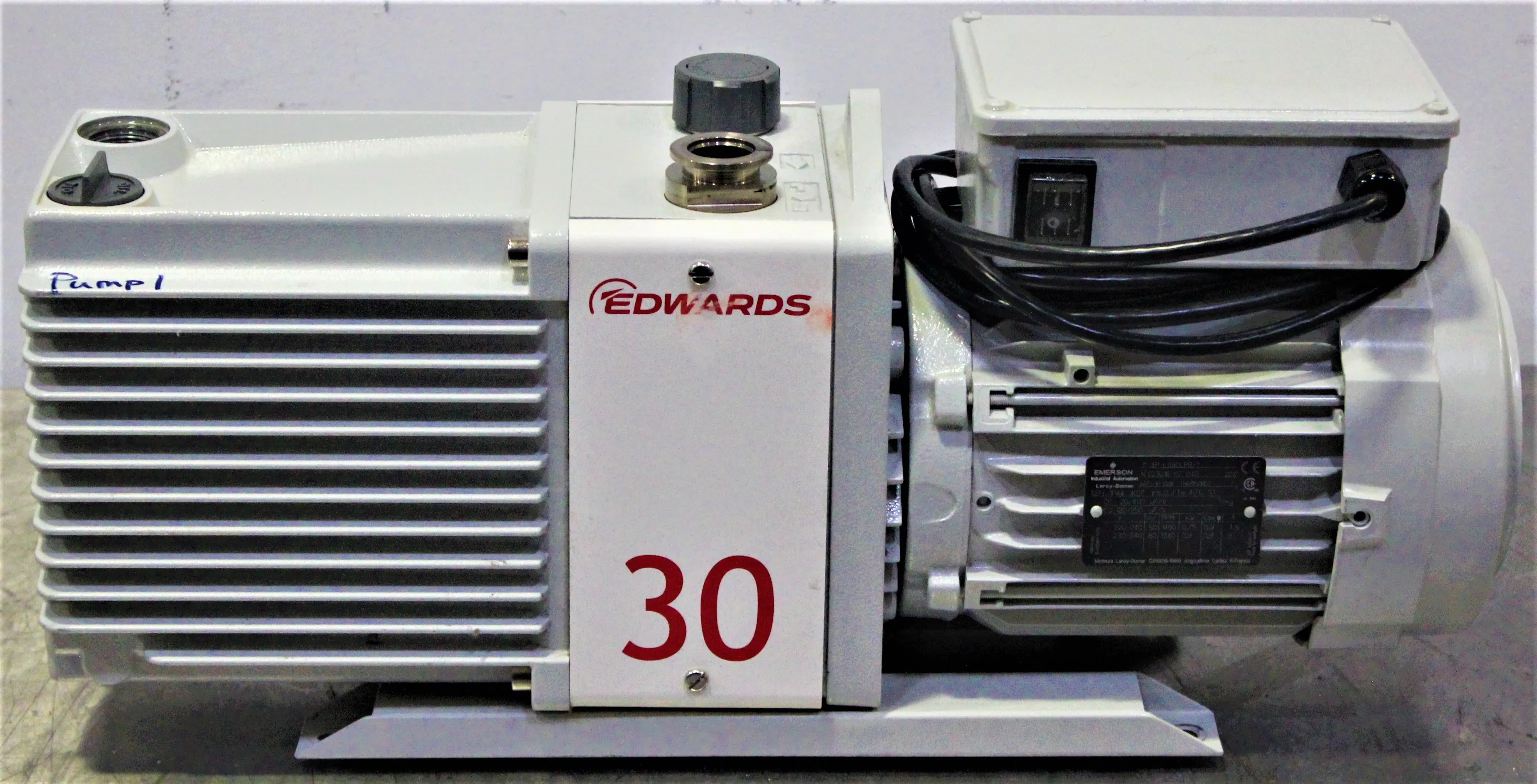 Edwards E2M30 Circulator Vacuum Pump, Class 4 - As-Is, For Parts or Not Working, 120V/220V, 50Hz/60Hz, S/N: 170505146