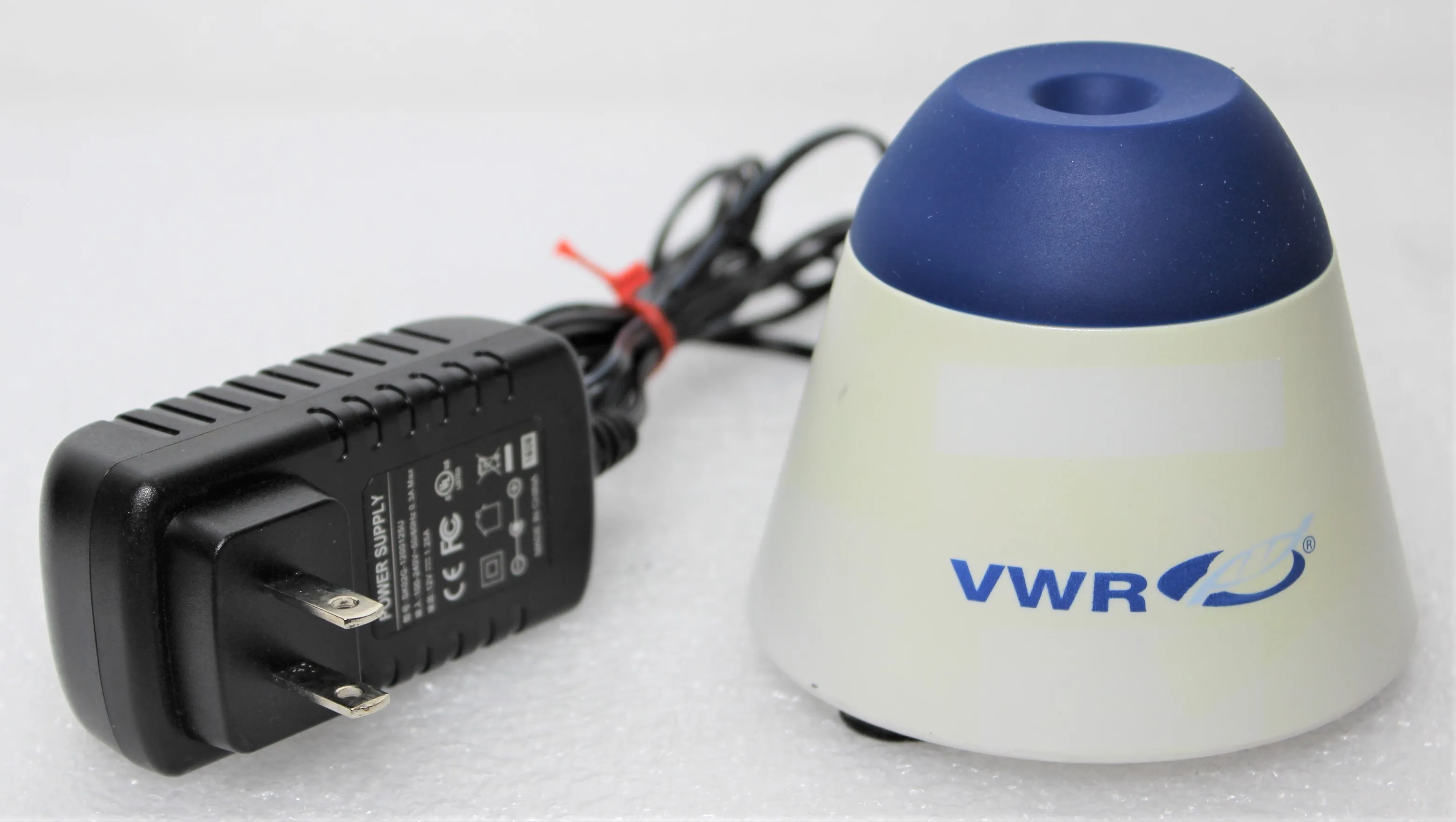 VWR Mini Vortexer Mixer Test Tube Shaker 10153-688