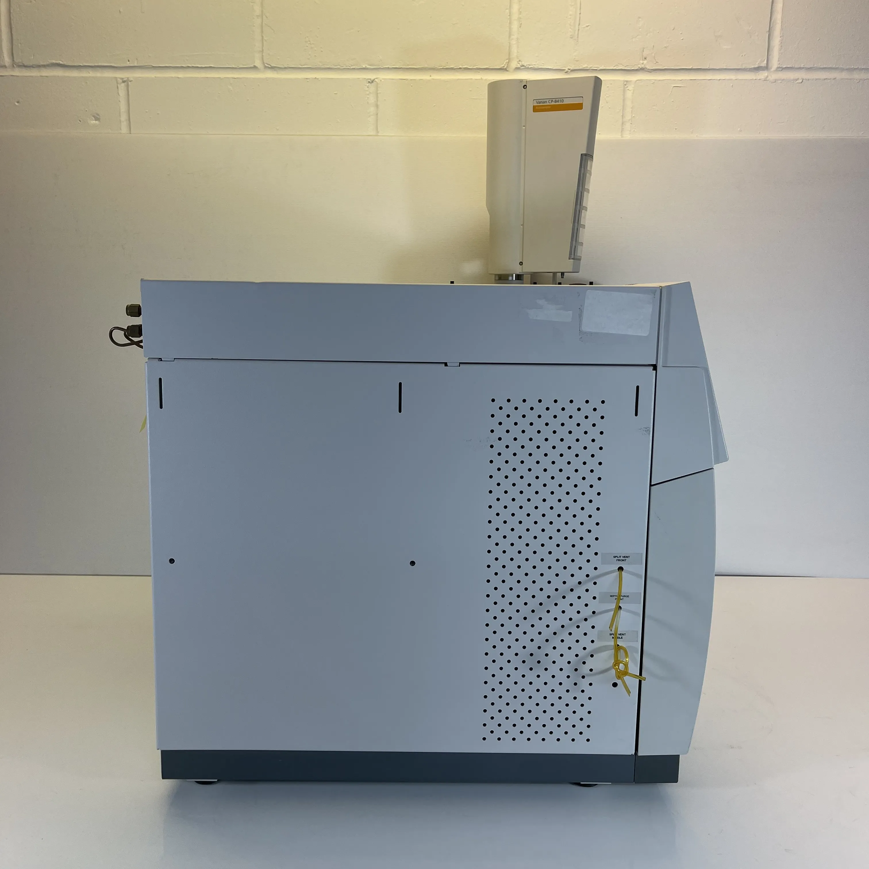 Varian 220-MS IT Mass Spectrometer with Agilent Technologies and CP-8410 Auto Sampler