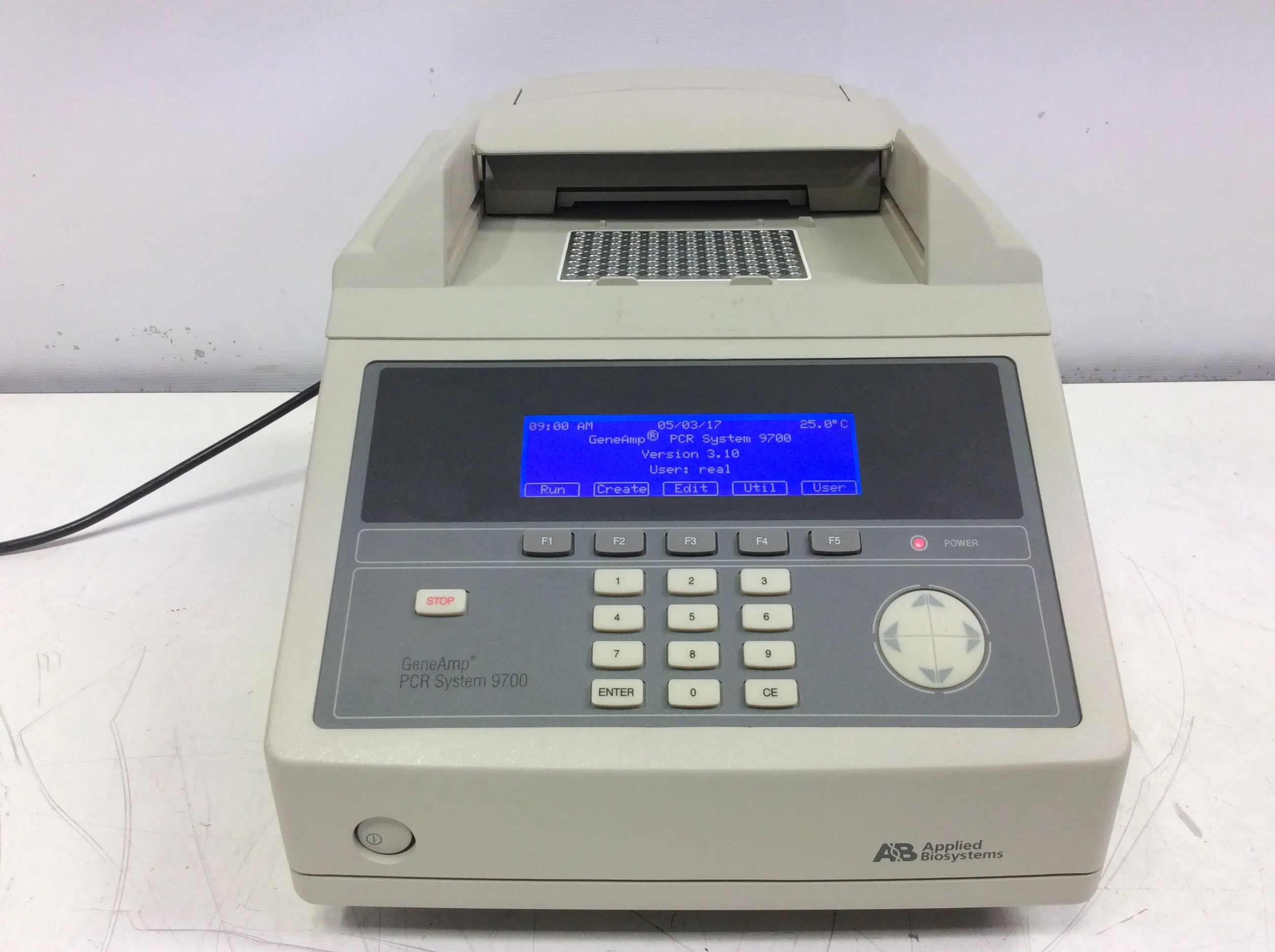 Applied Biosystems PCR Thermal Cycler GeneAmp PCR System 9700 96-Well