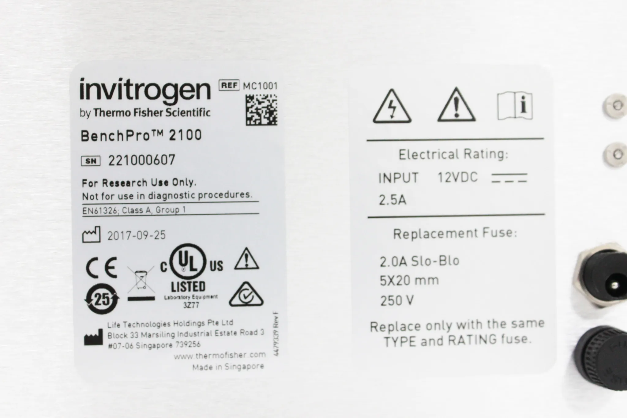 Invitrogen BenchPro 2100 Plasmid Purification System MC1001 DNA Purification System