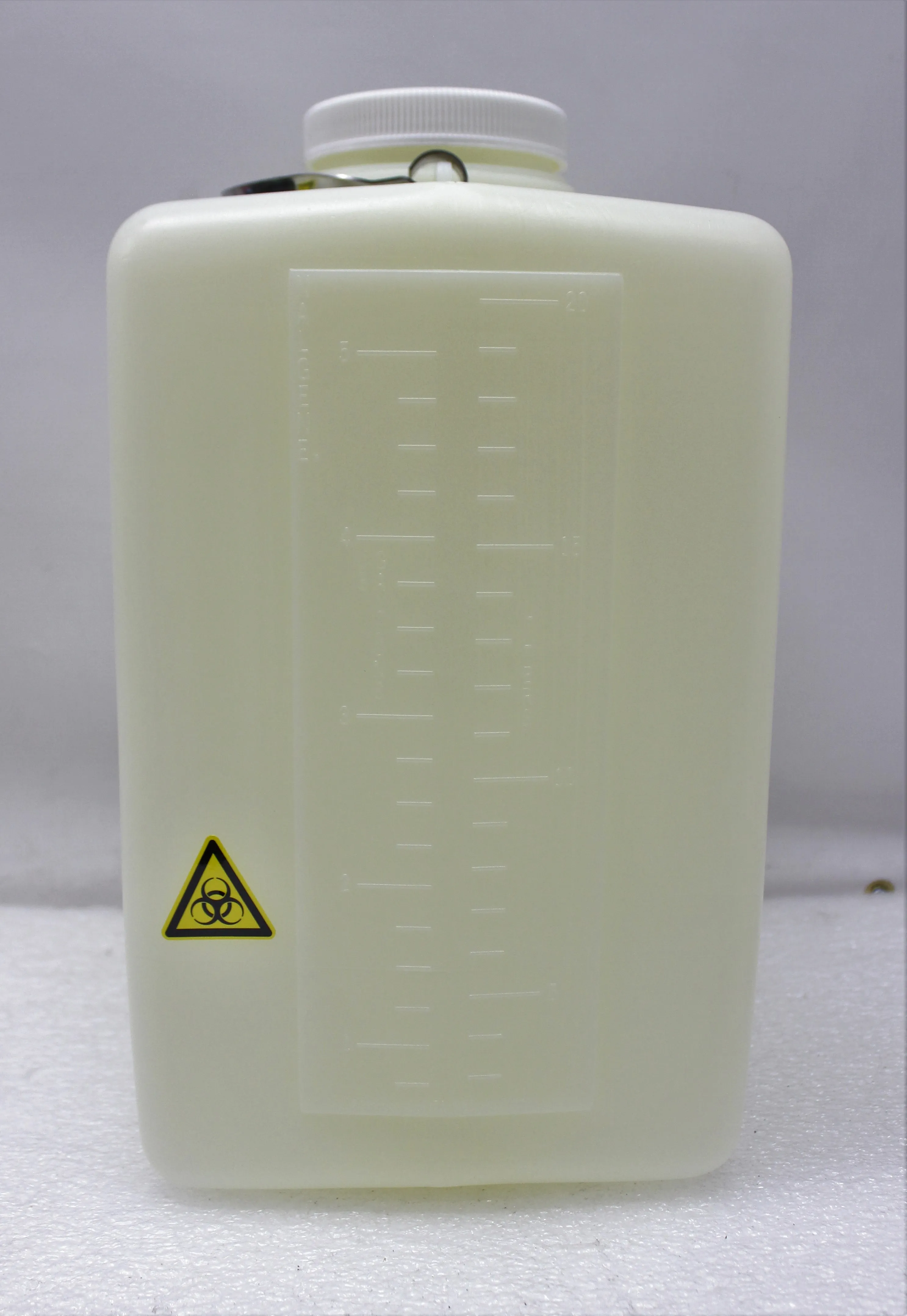 Thermo Scientific Nalgene Heavy-Duty HDPE Carboy 5 Gallon / 20L 2211-0050