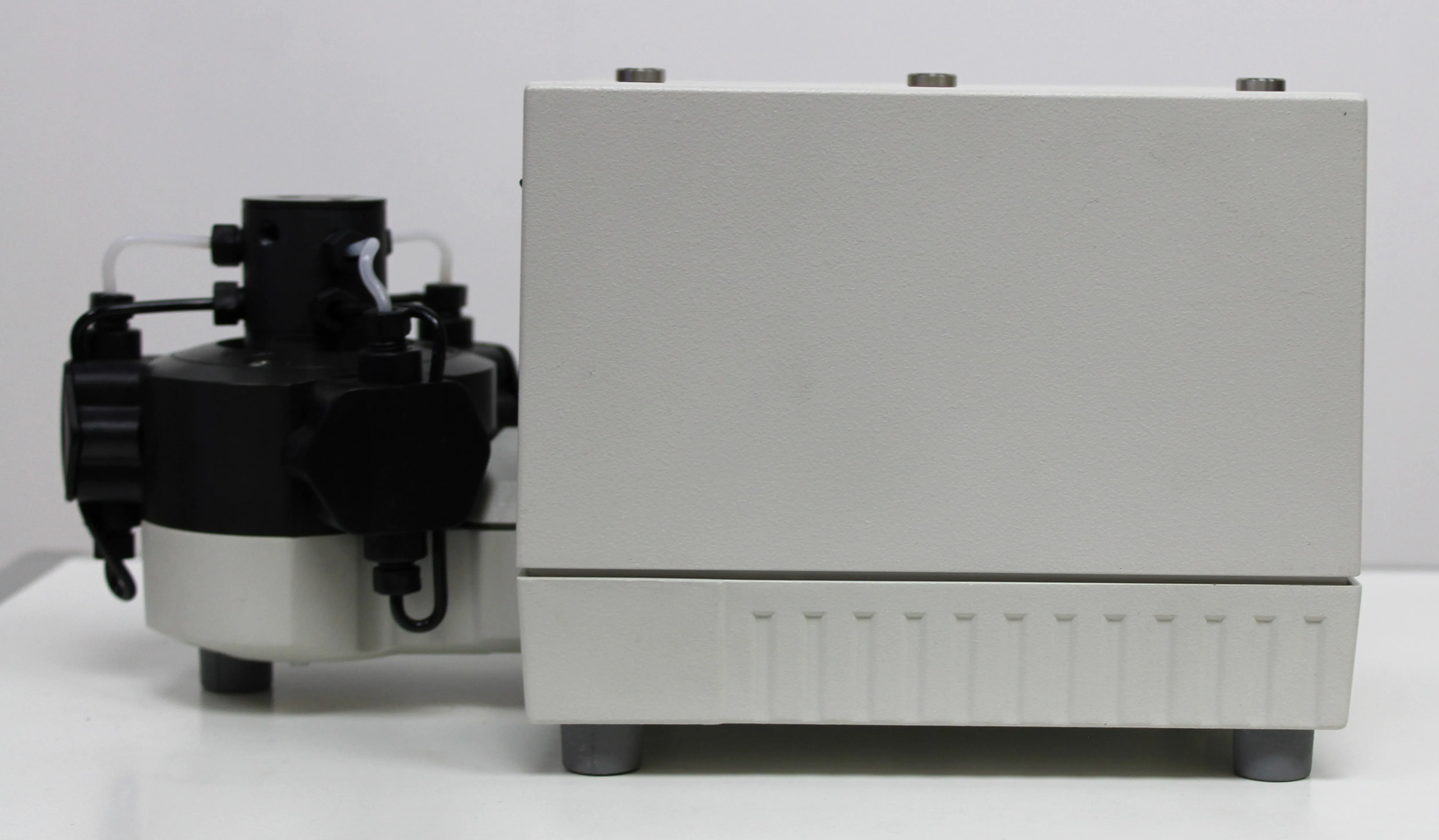 BUCHI C-601 Pump - Three-Piston Pump Module for Liquid Chromatography Systems