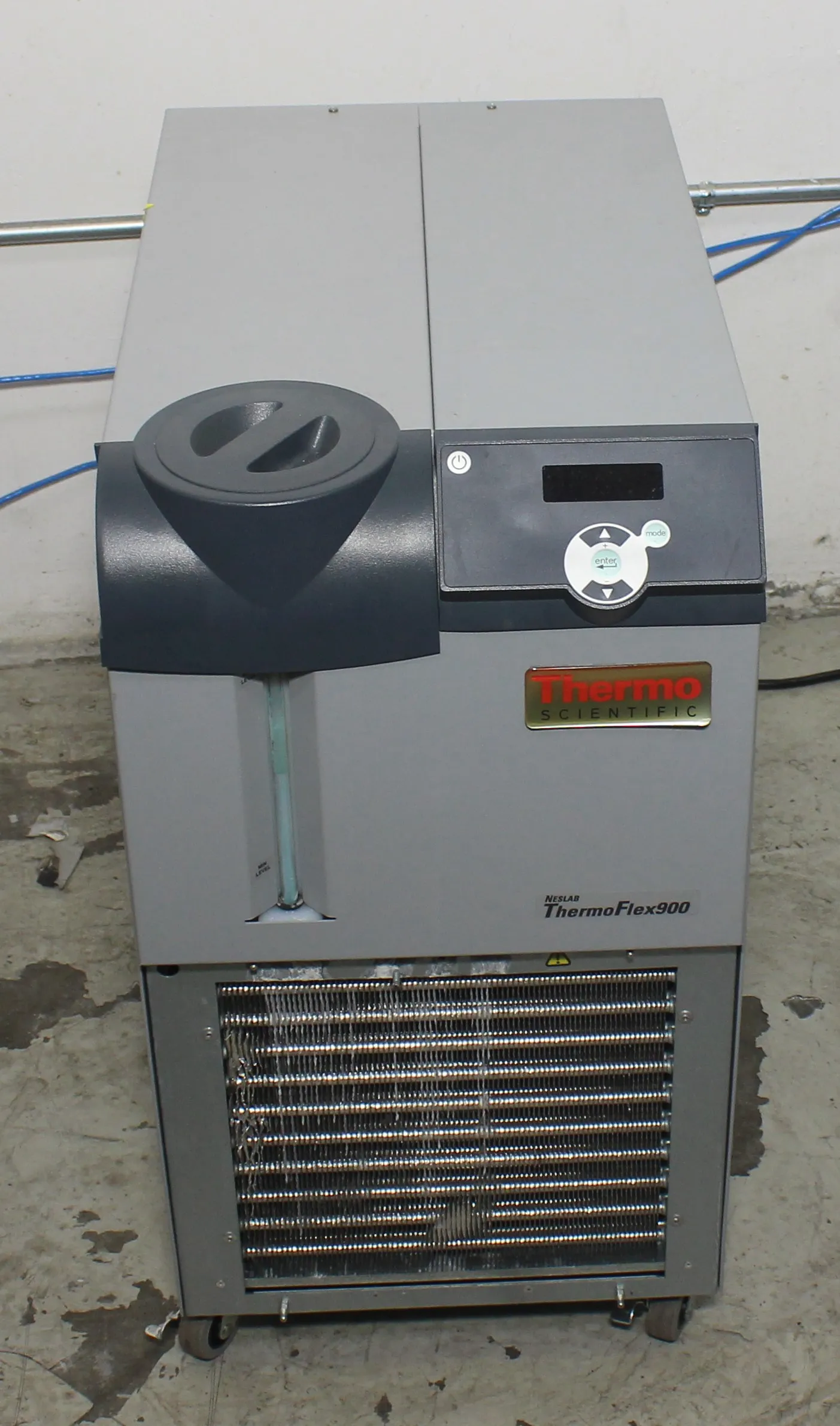 Thermo Fisher Neslab ThermoFlex 900 Recirculating Chiller