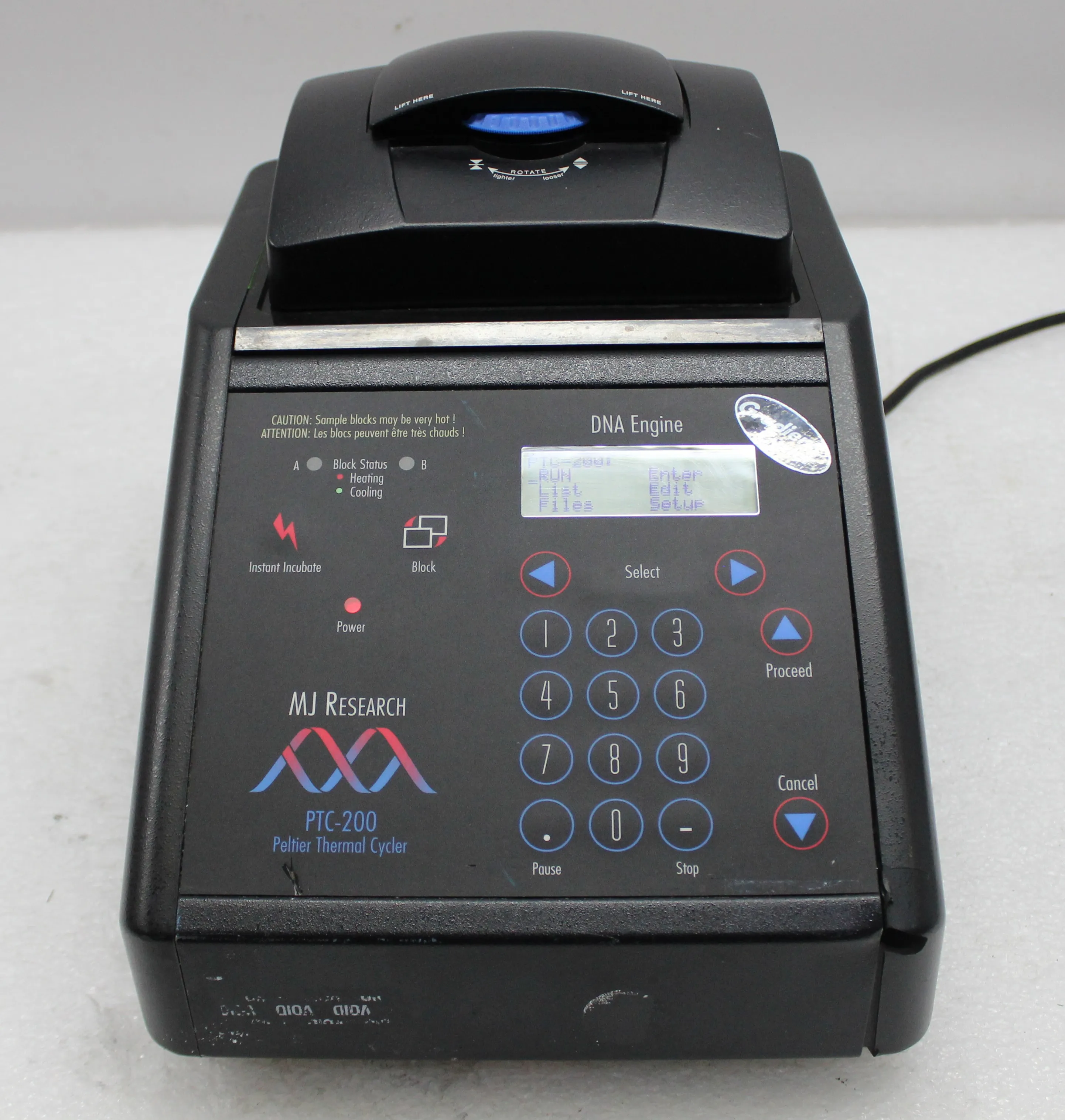 BIO-RAD PTC-200 Peltier Thermal Cycler