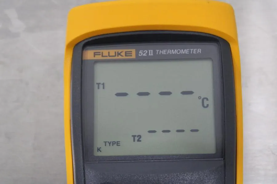 Fluke 52 II Digital Thermometer