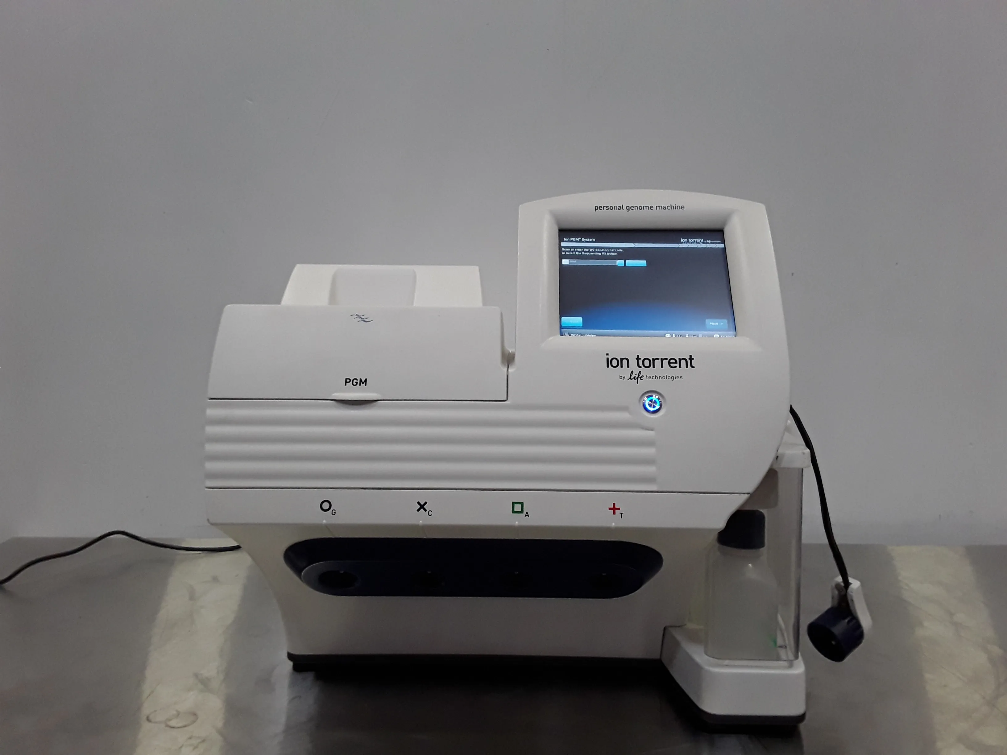 Life Technologies Personal Genome Machine 7467 DNA Sequencer