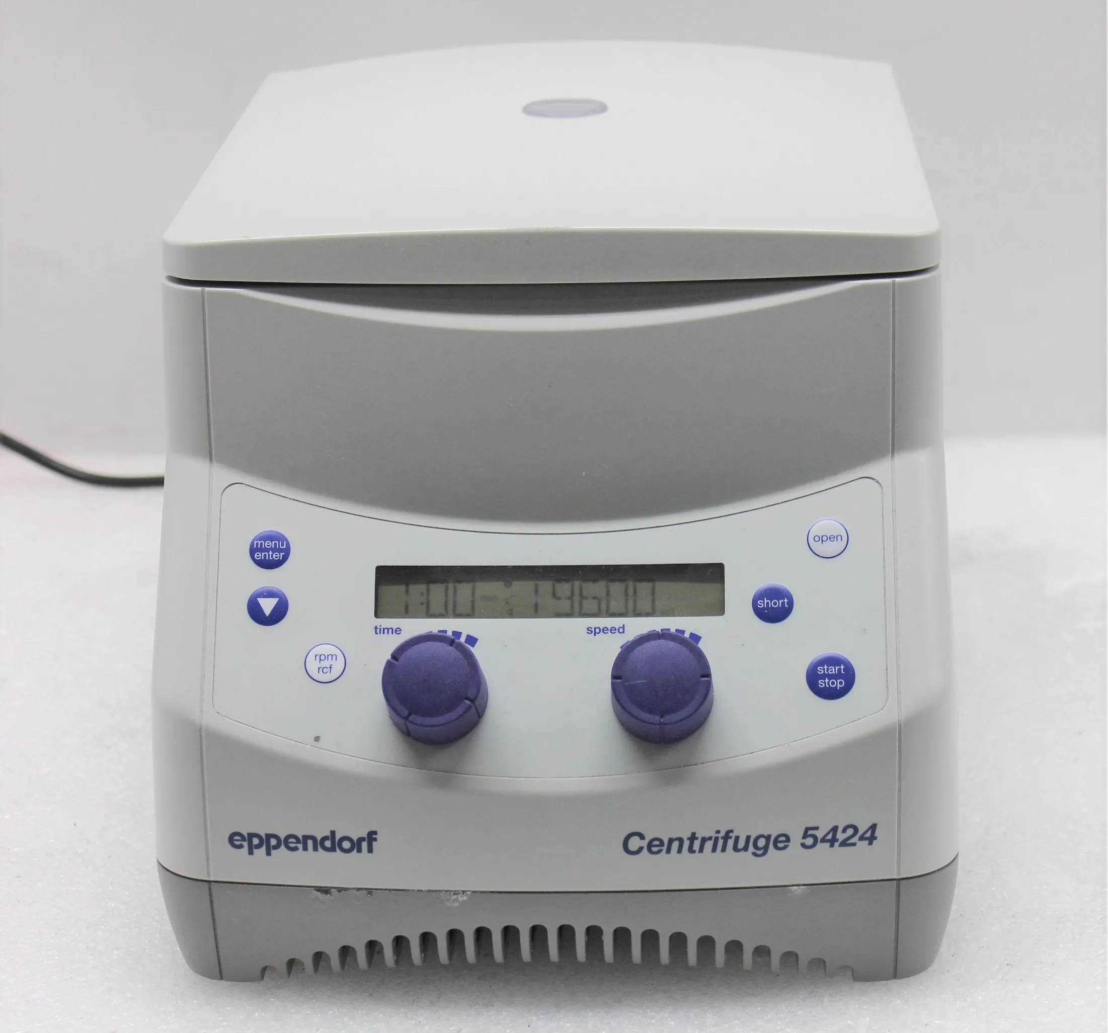 Eppendorf Centrifuge 5424 Microcentrifuge