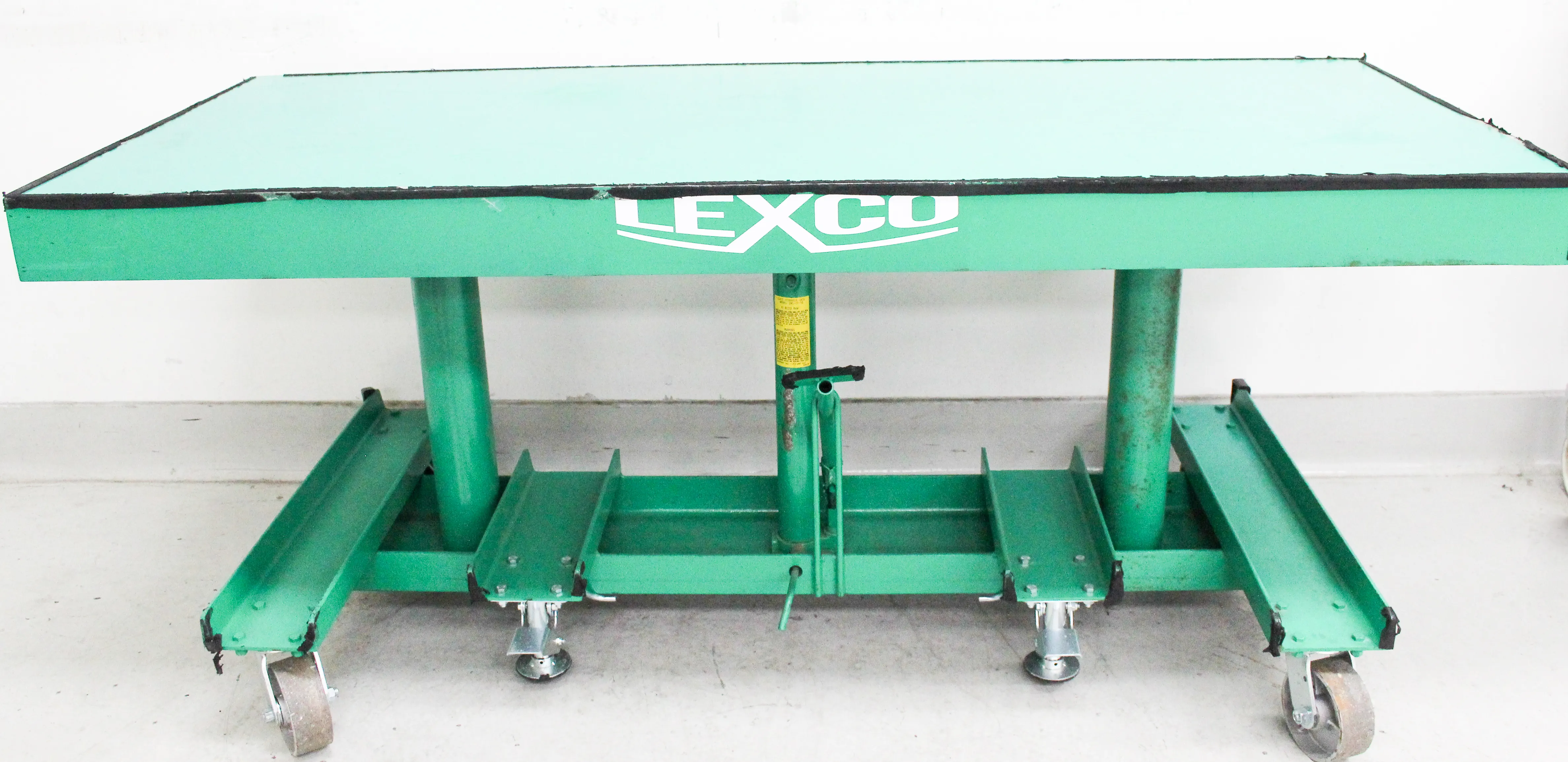 Wesco Lexco 2000 lb, Hydraulic Foot Operated Lift Table P/N STN-3006-SF-A