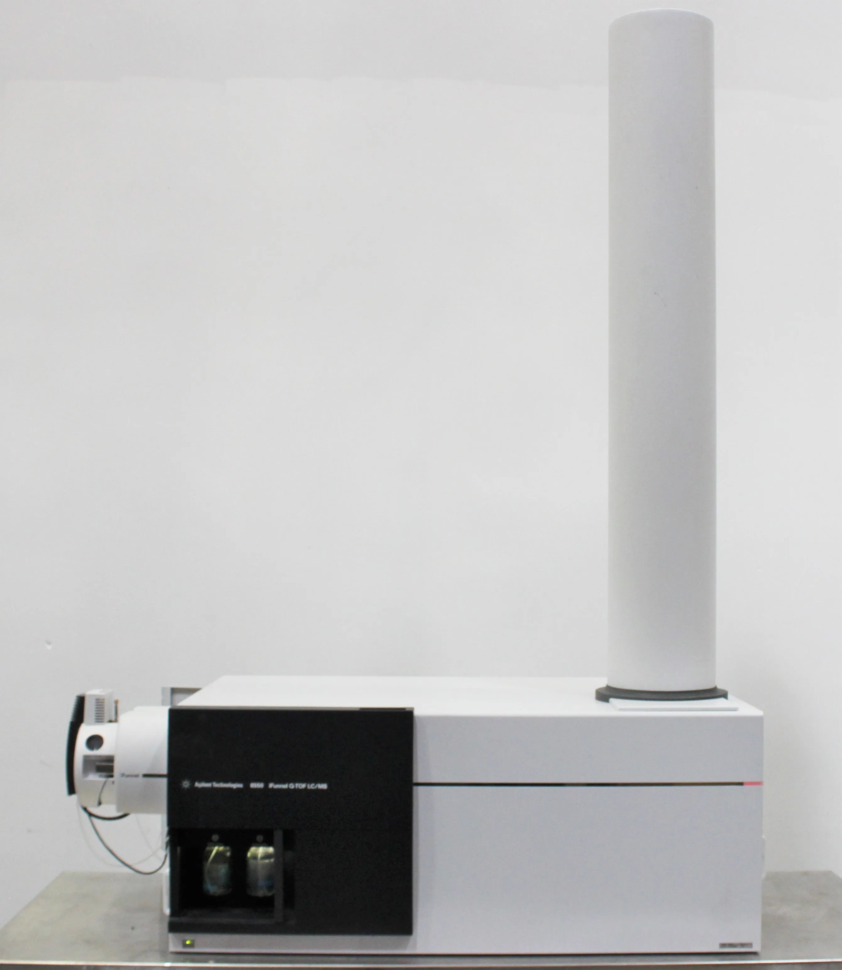 Agilent G6550A 6550 iFunnel Q-TOF LC/MS Mass Spectrometry System with 2x Agilent Varian TriScroll PTS800 Pumps