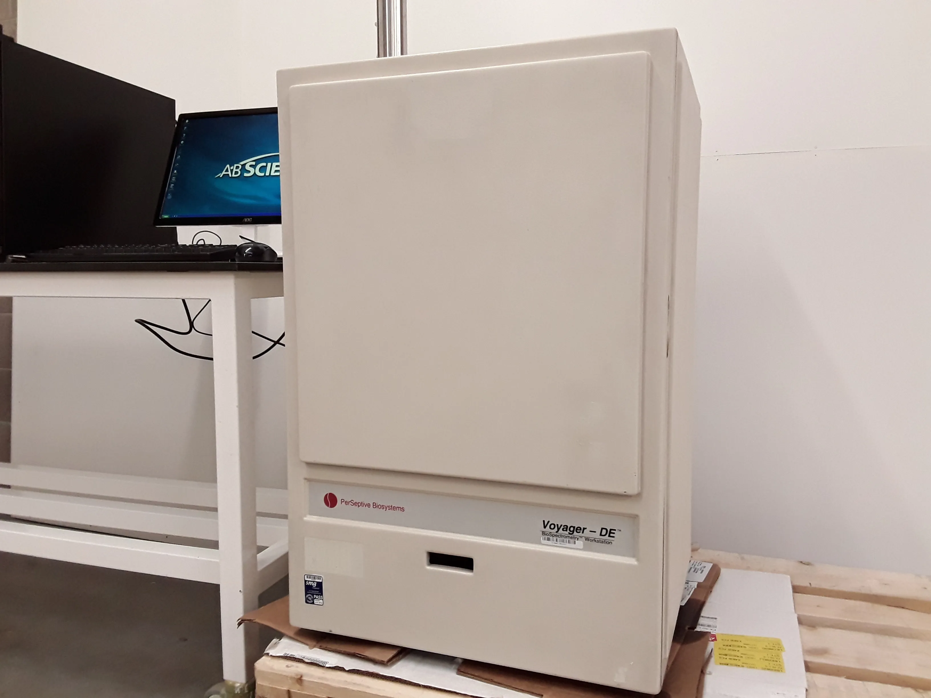 Applied Biosystems Voyager DE Biospectrometry Work Station