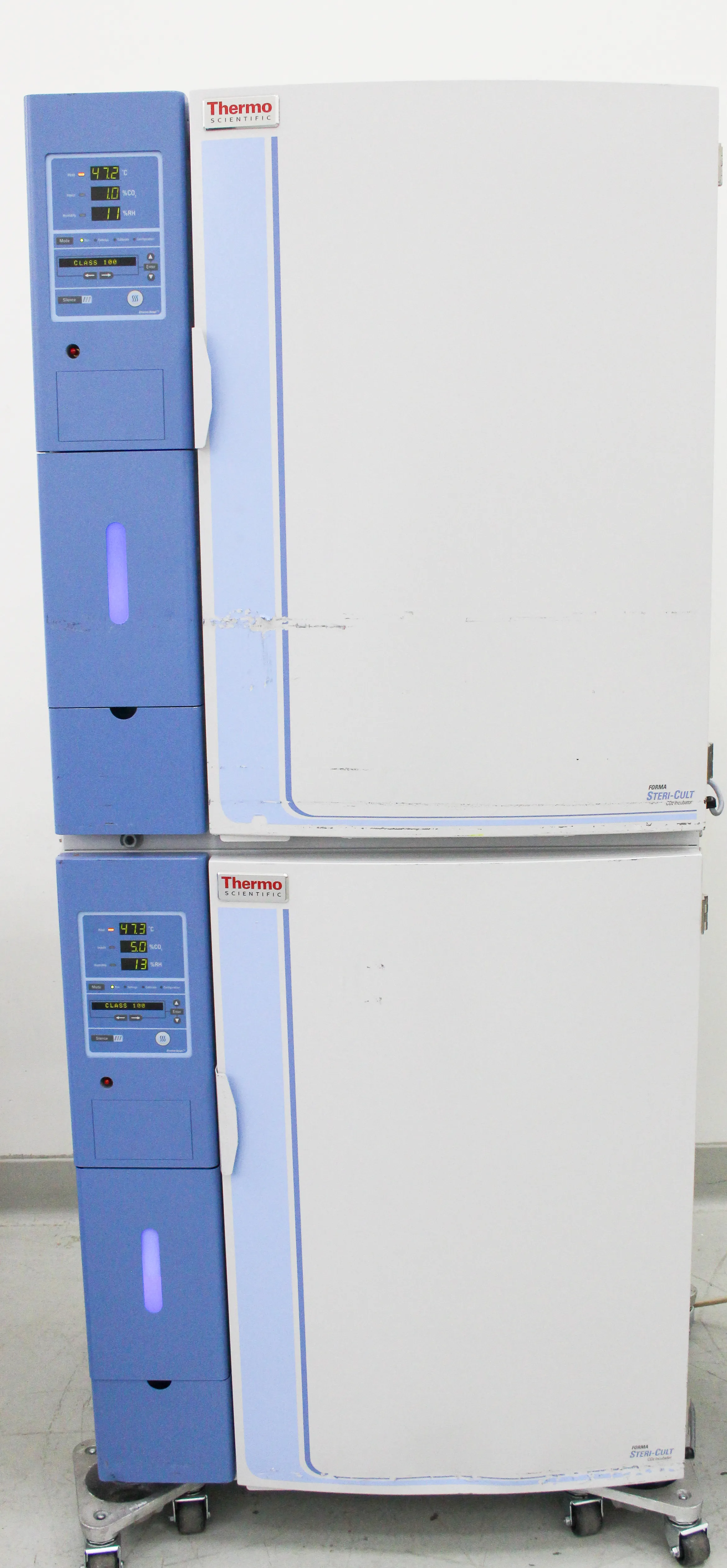 Thermo Scientific 3307 Forma Steri-Cult Dual Stack CO2 Incubator