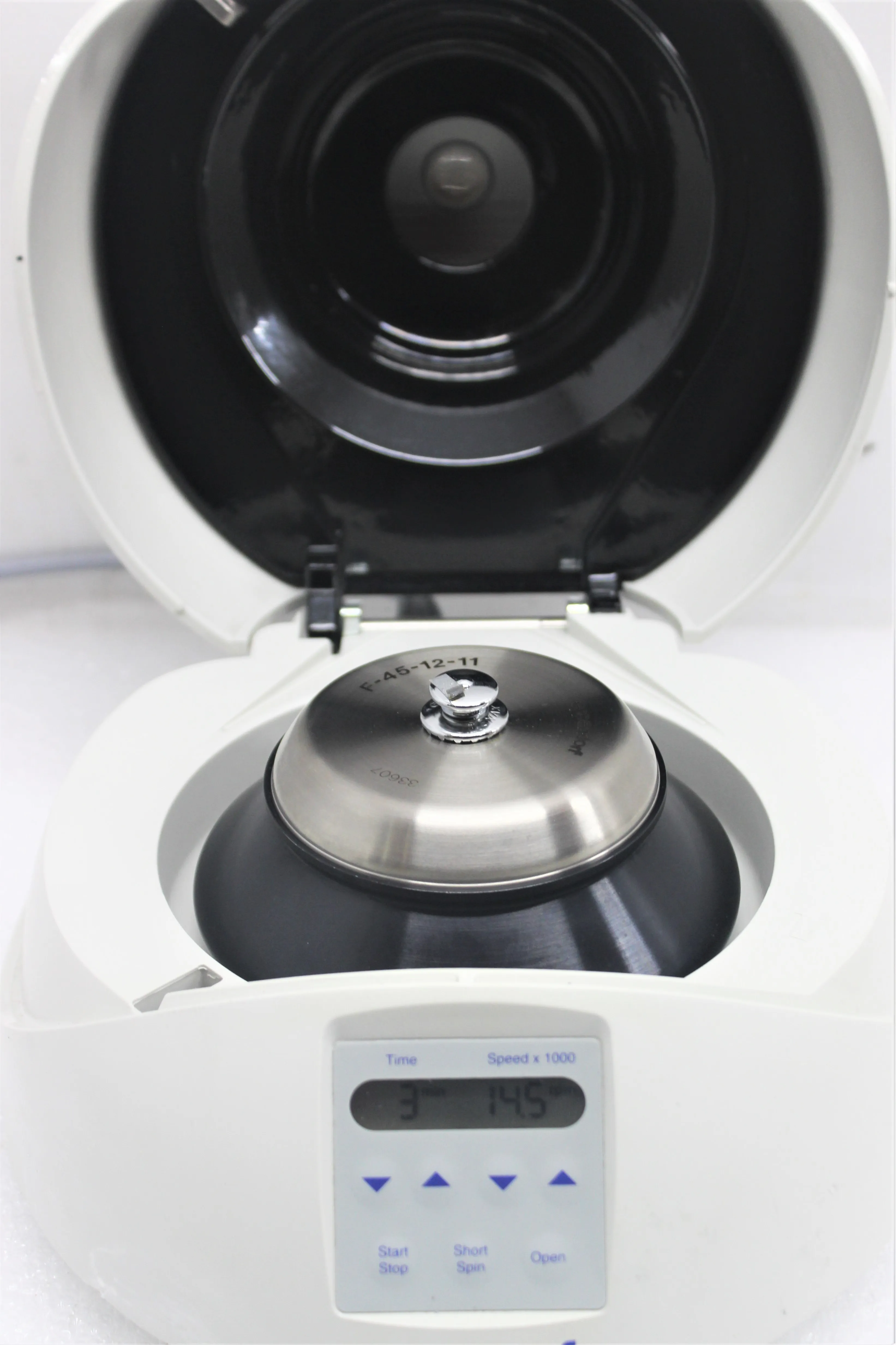 Eppendorf Mini Spin Plus Benchtop Centrifuge