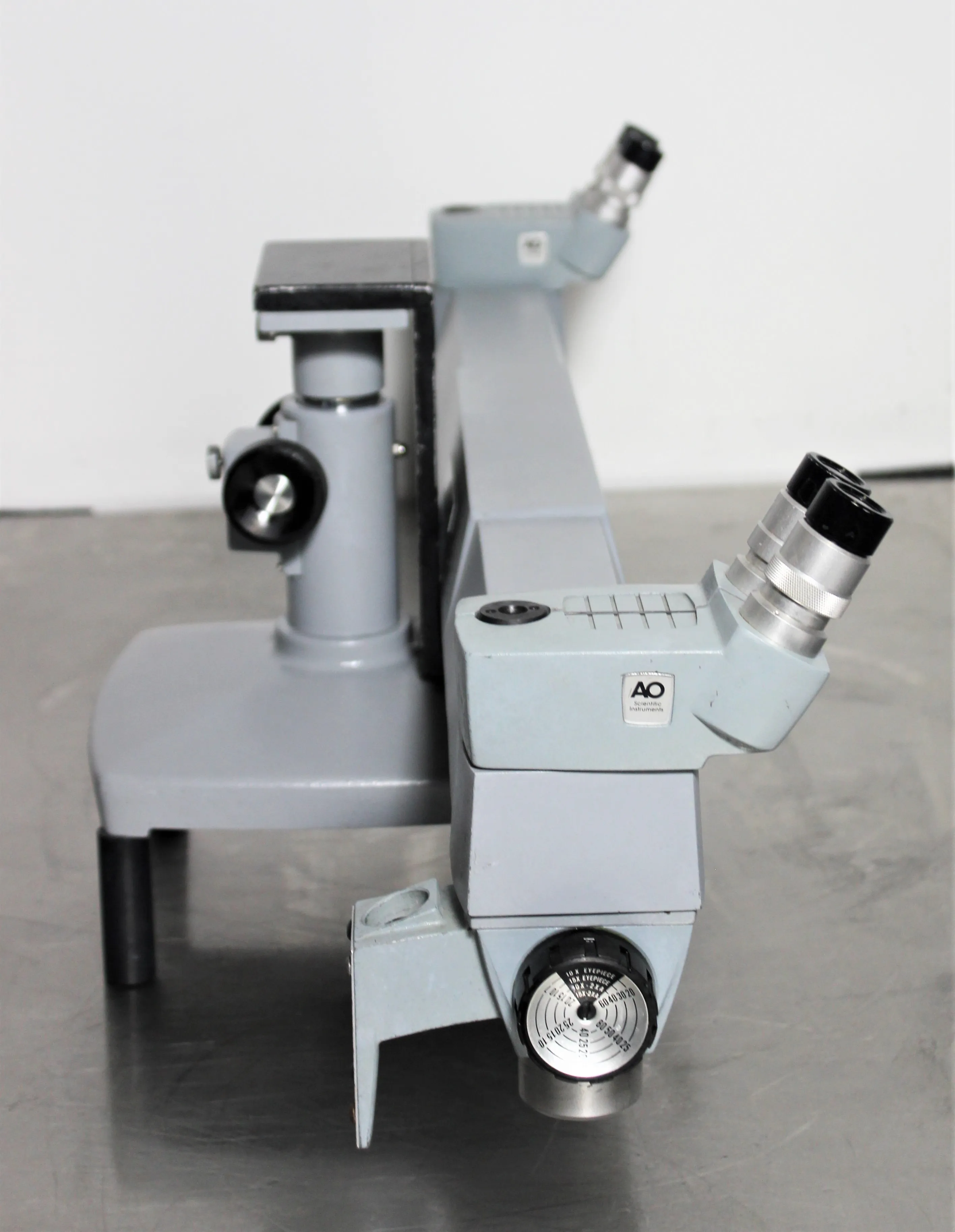 American Optical Scientific Instruments K1652 Microscope