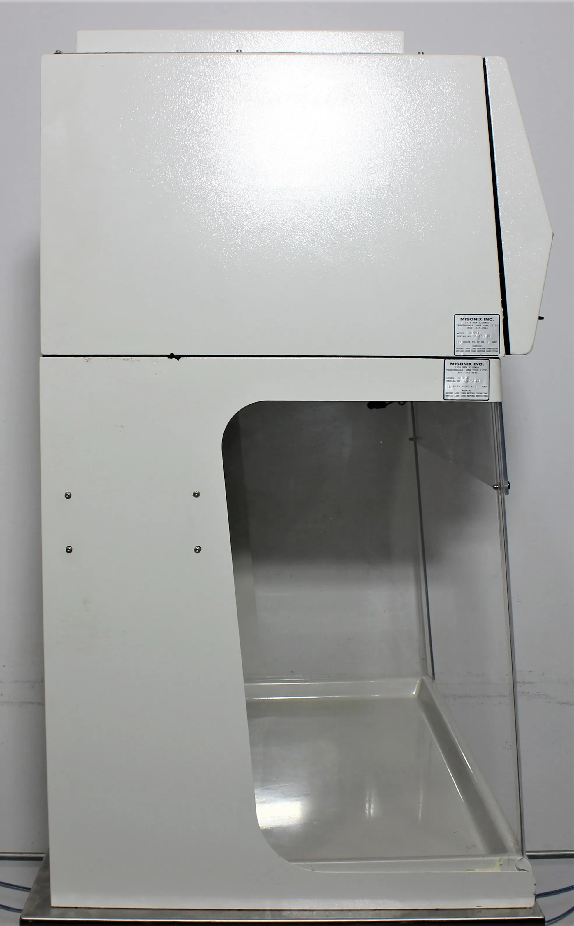 Misonix Aura 550 Bio Saftey Hood AU-550E - Used Laboratory Fume Hood