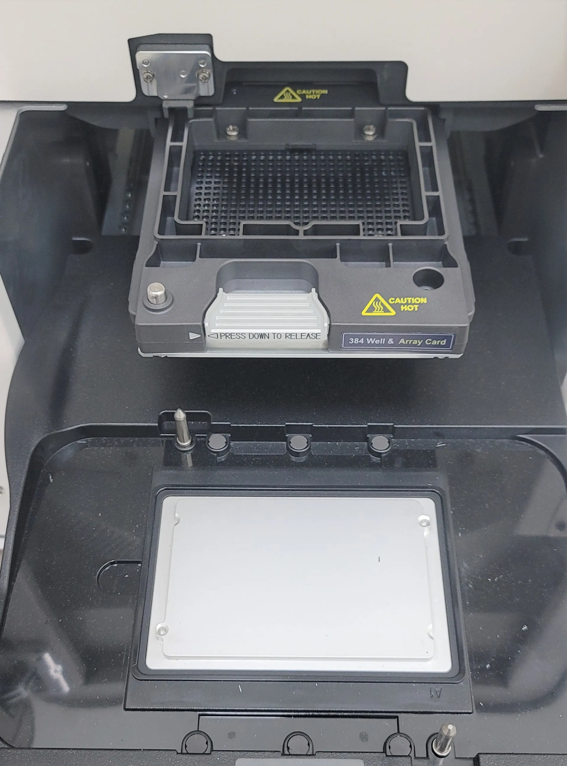 Applied Biosystems QuantStudio Dx Real-Time PCR Instrument 4470660 PCR System