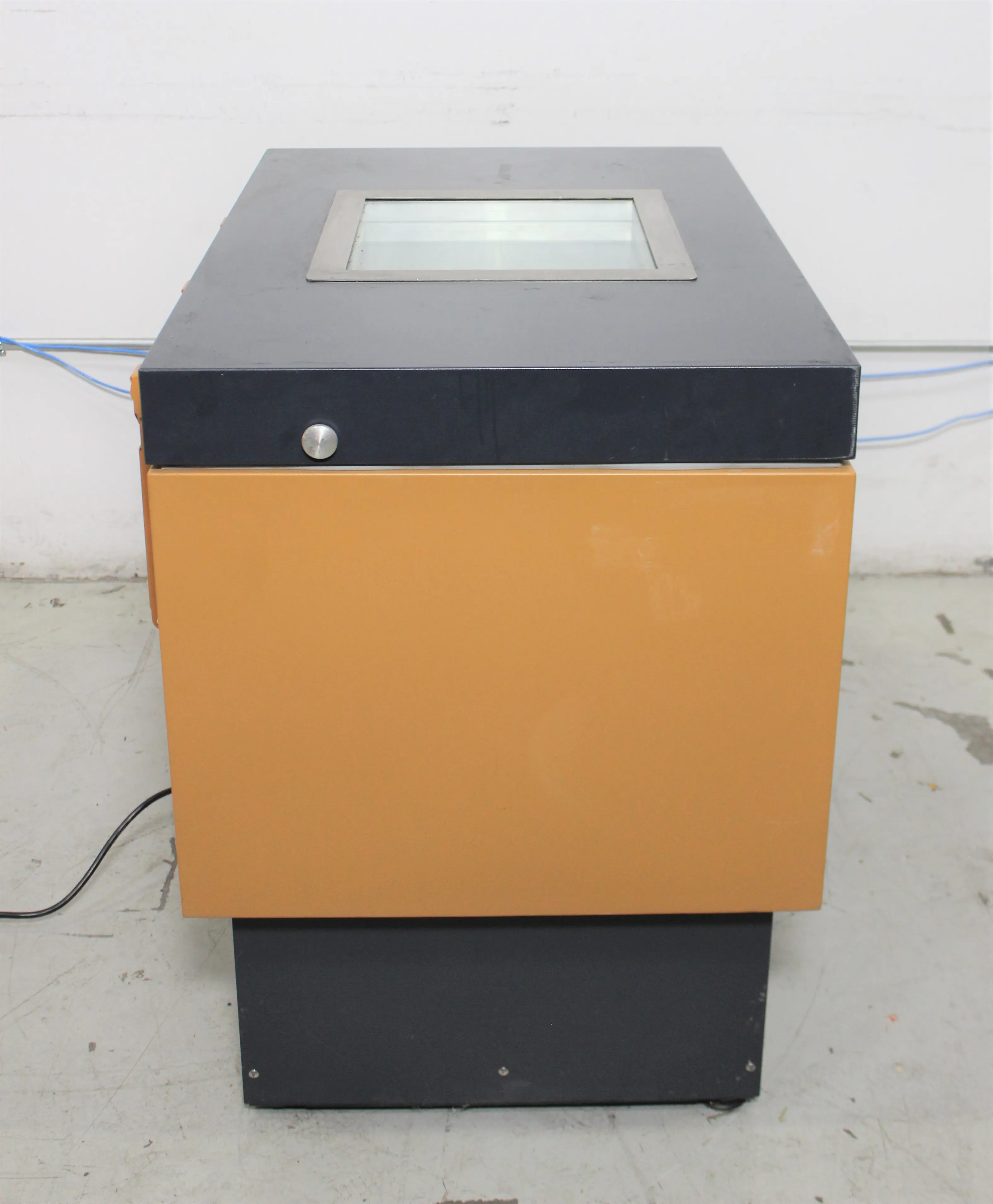 New Brunswick G-25 Controlled Environment Incubator Shaker Series 25