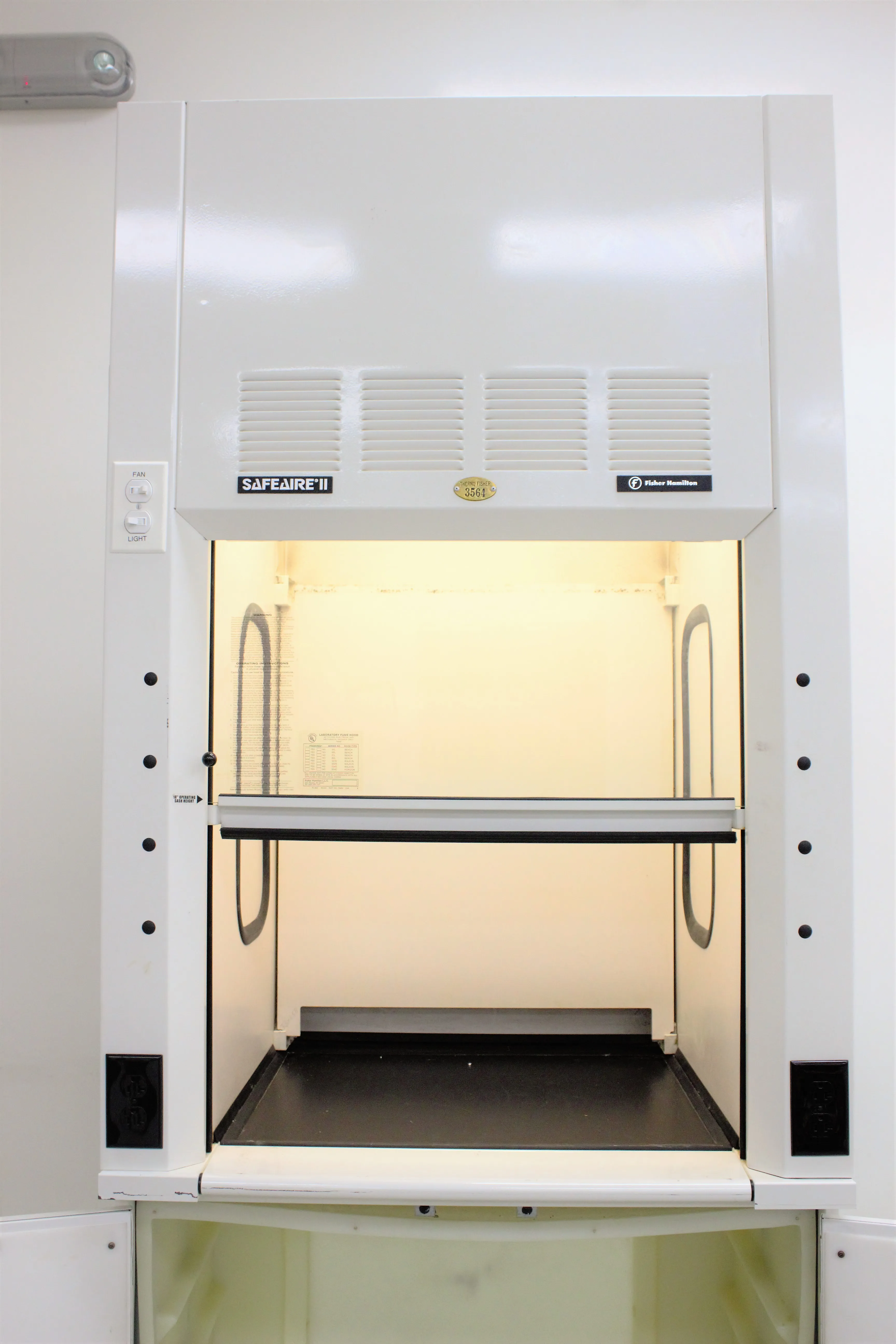 Used Fisher Hamilton SafeAire 2 Fume Hood