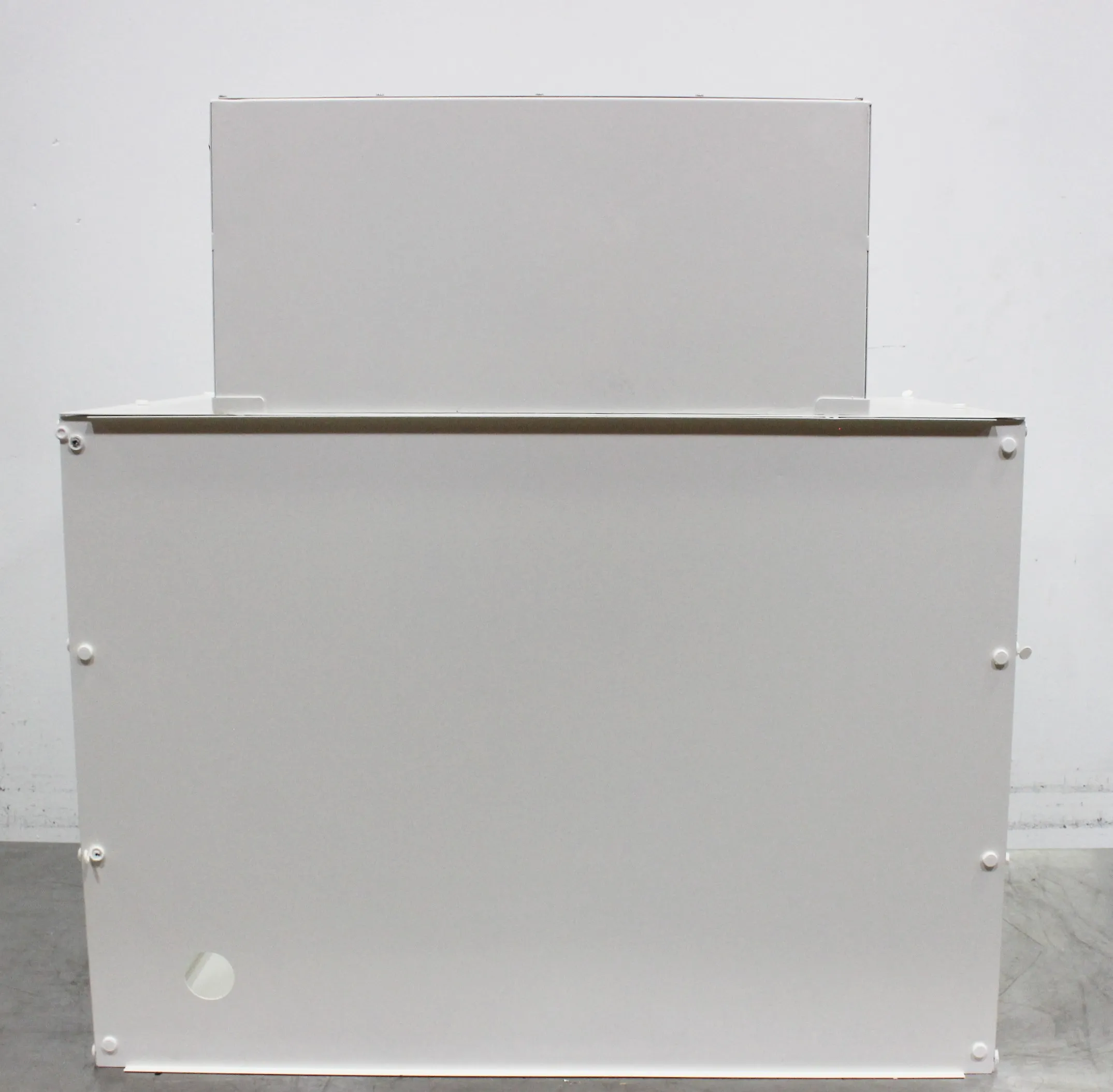 Fume Care FC-5-60.0. Class 2 Benchtop Ductless Fume Hood 120V/220V 50Hz/60Hz Used Lab Equipment