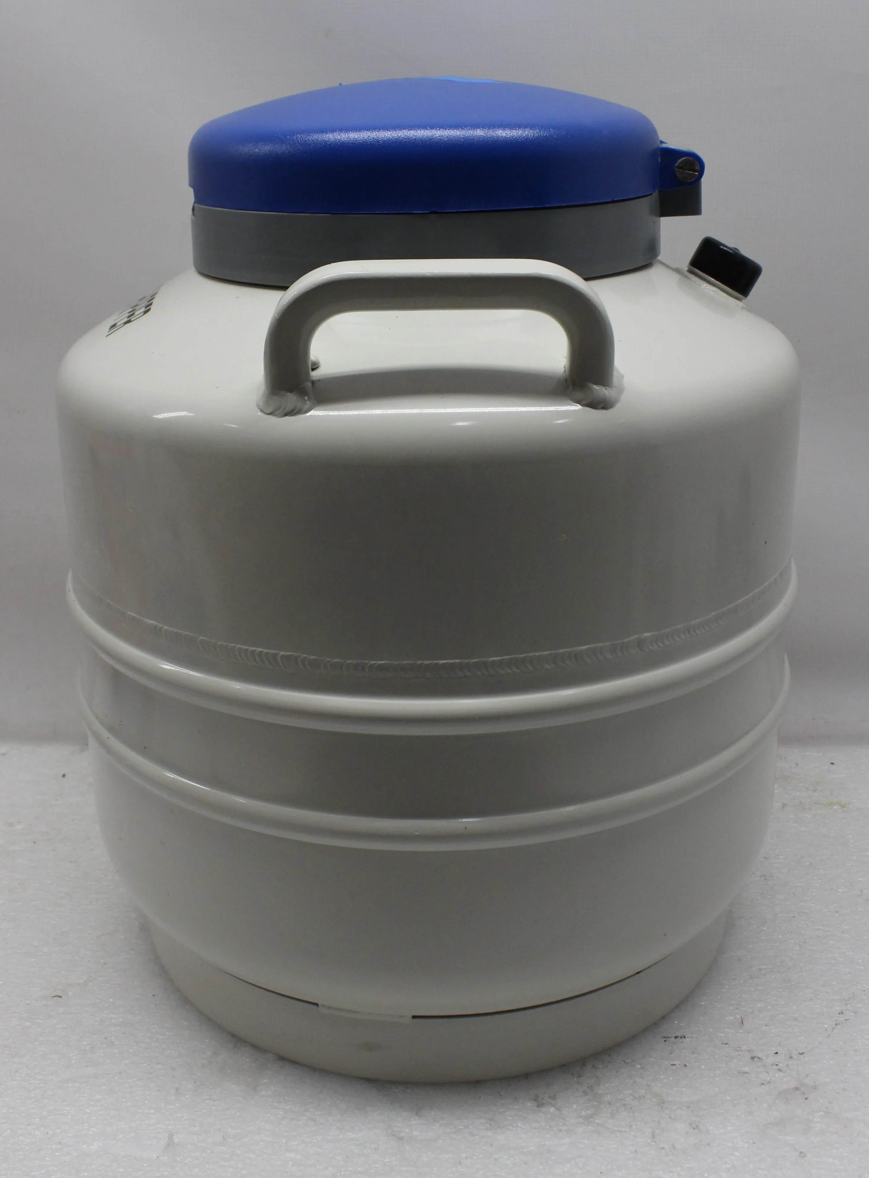 MVE CT-250 CryoShipper - Portable Biological Sample Freezer