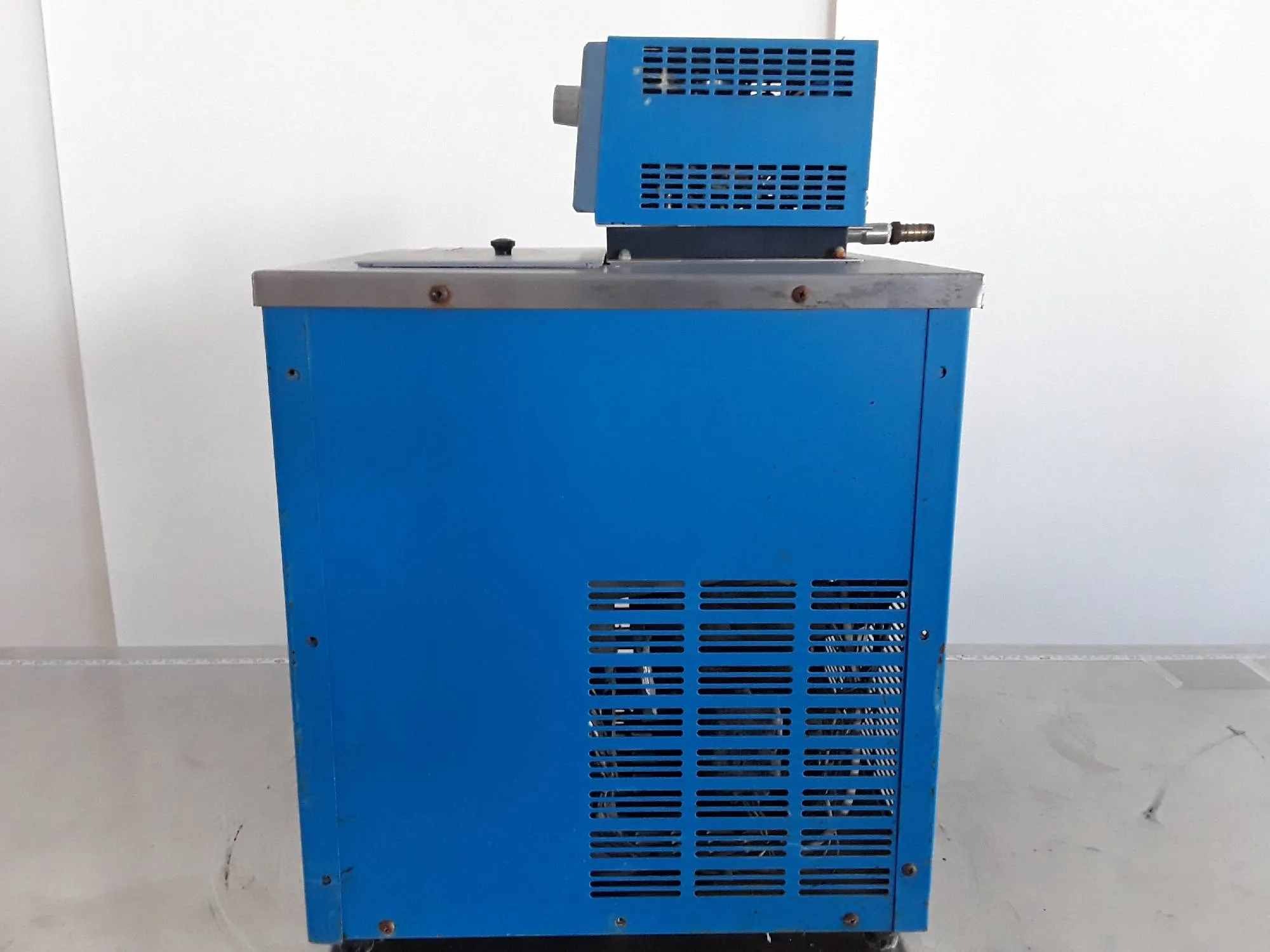 PolyScience Recirculating Chiller - Used Laboratory Equipment