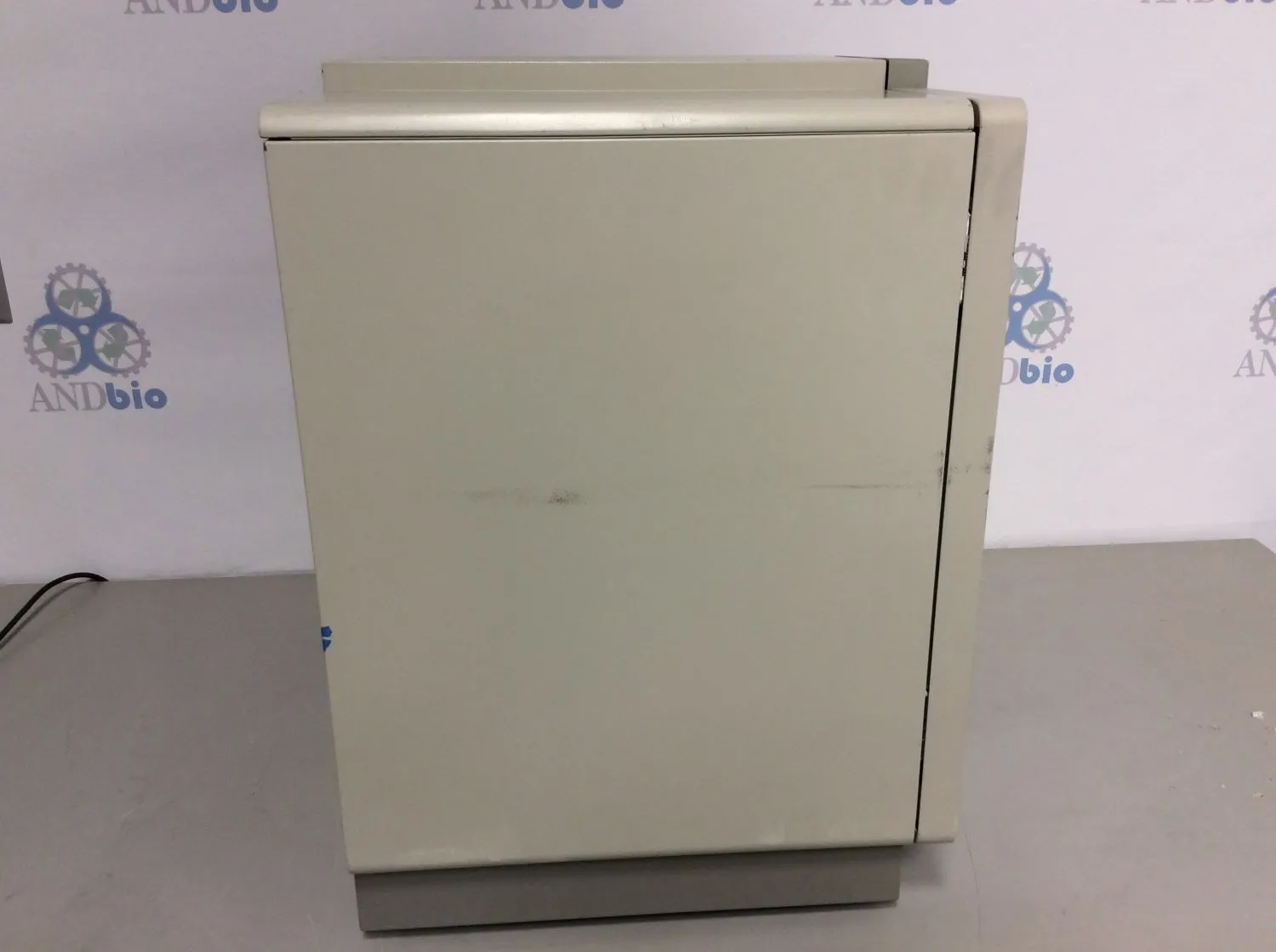 PE Biosystems/Hitachi ABI Prism 300 DNA Sequencer