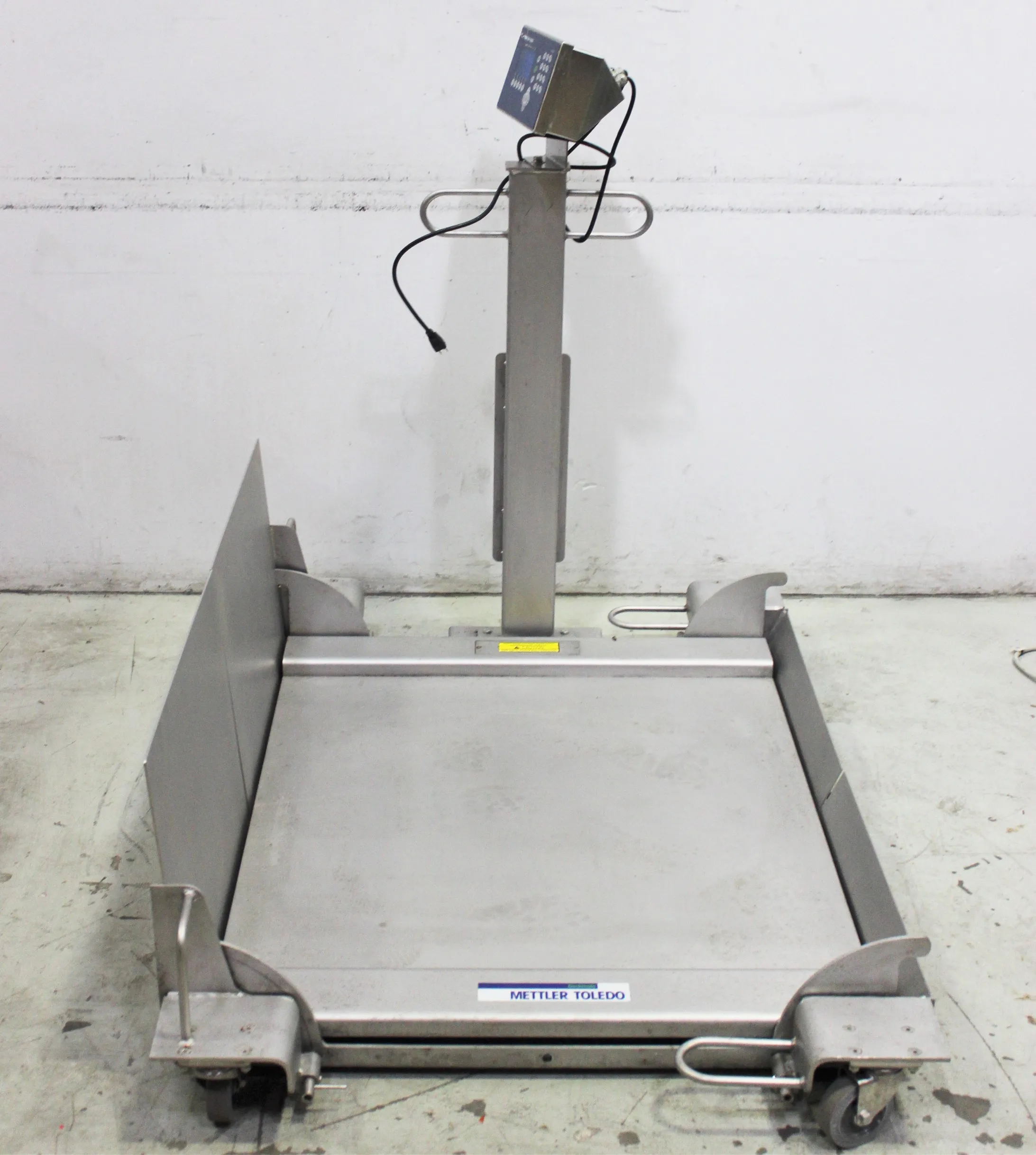 Mettler Toledo IND560 with Deckmate Floor Scale