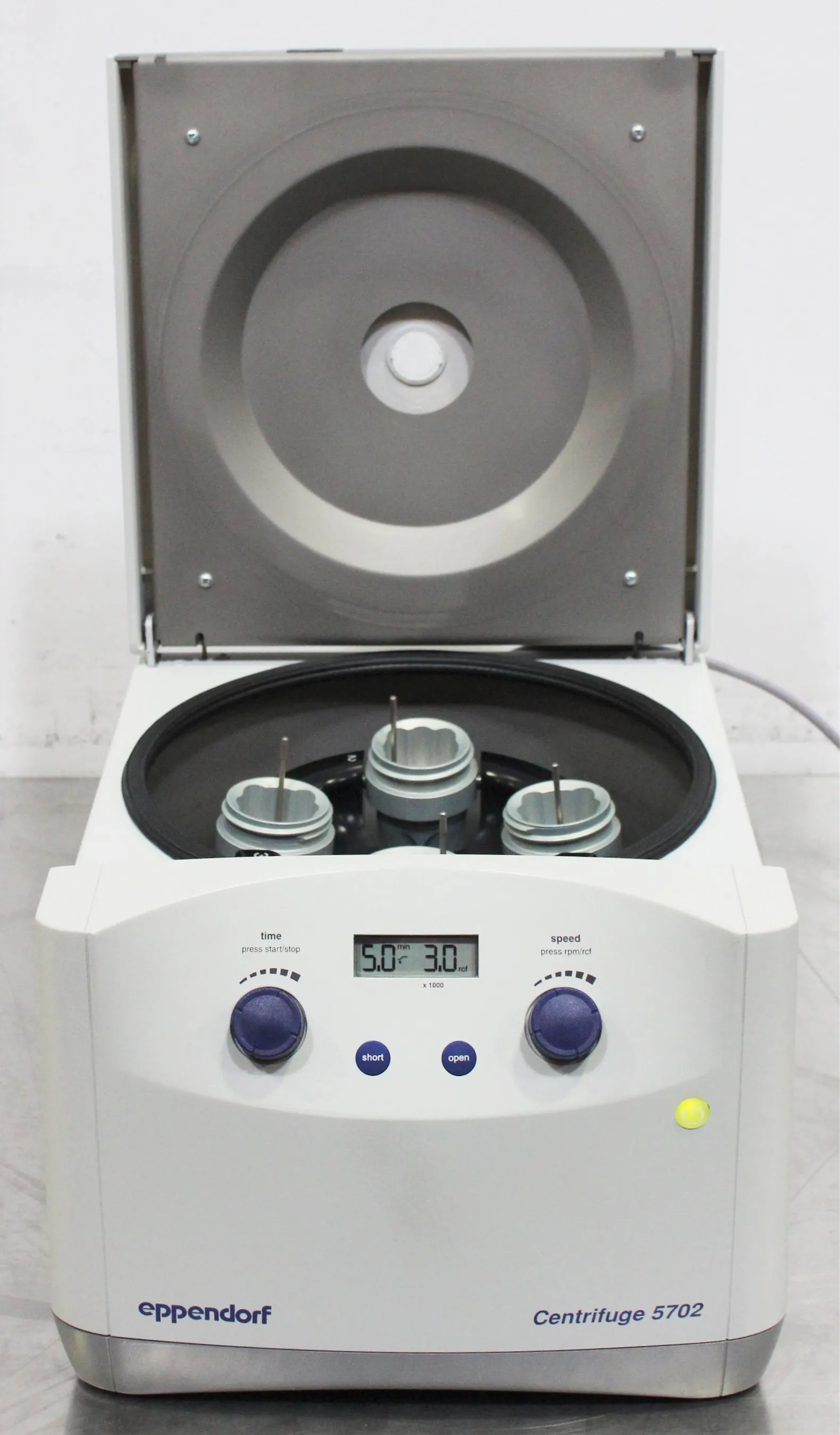 Eppendorf 5702 Benchtop Centrifuge with A-4-38 Rotor 120V 60Hz 0013309