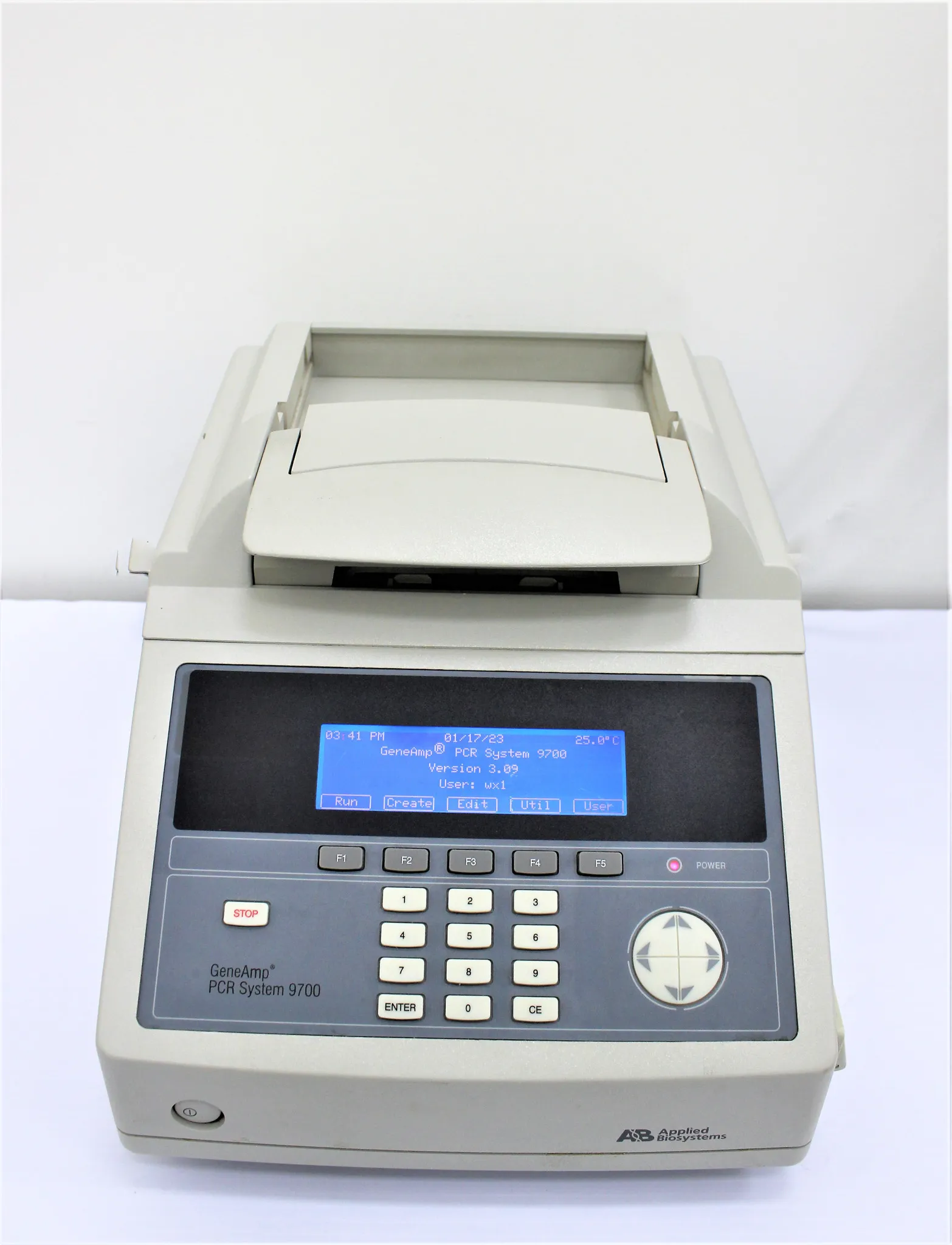 Applied Biosystems GeneAmp 9700 PCR System Thermal Cycler