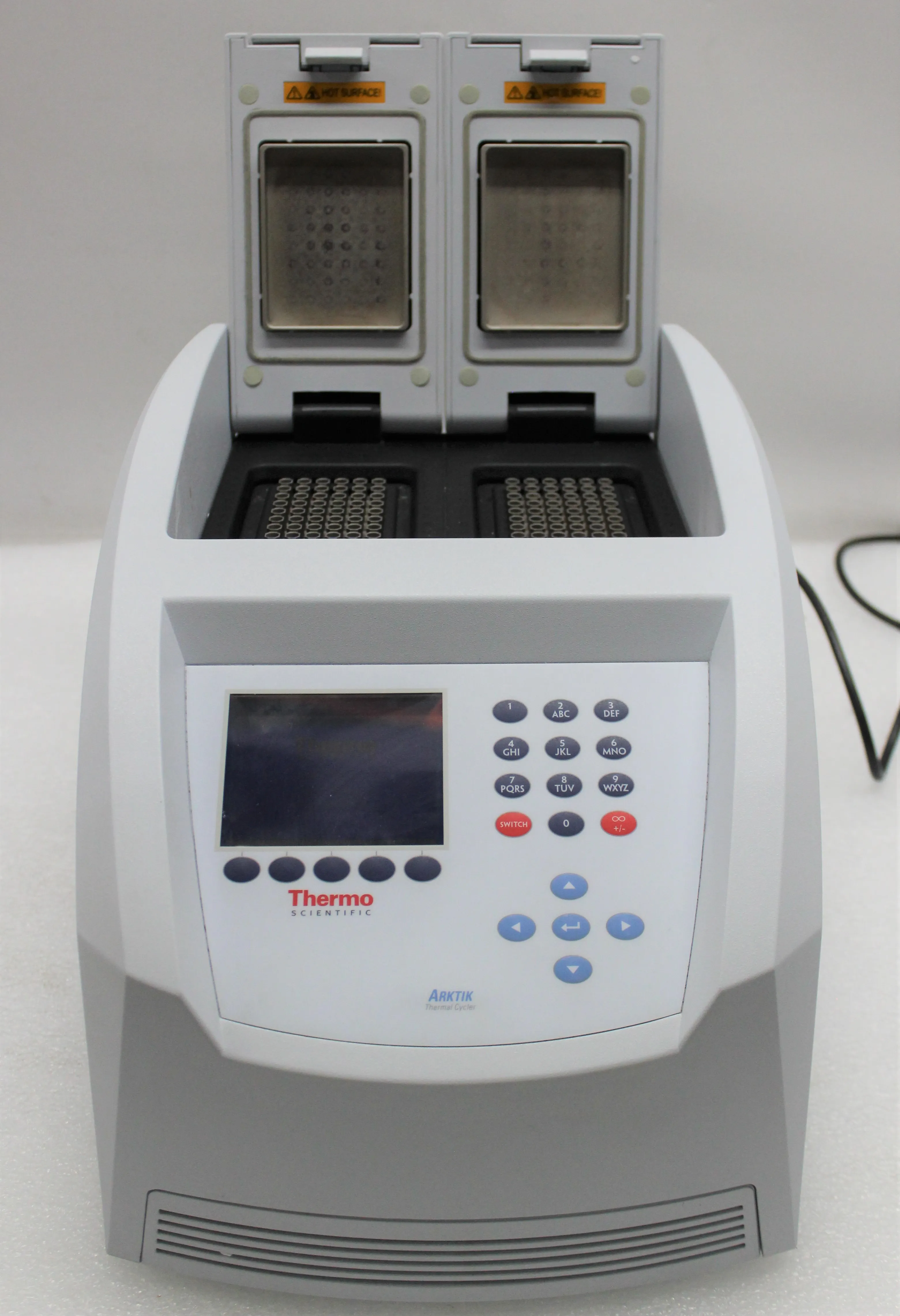 Thermo Scientific Arktik Thermal Cycler PCR Machine AKC481200935