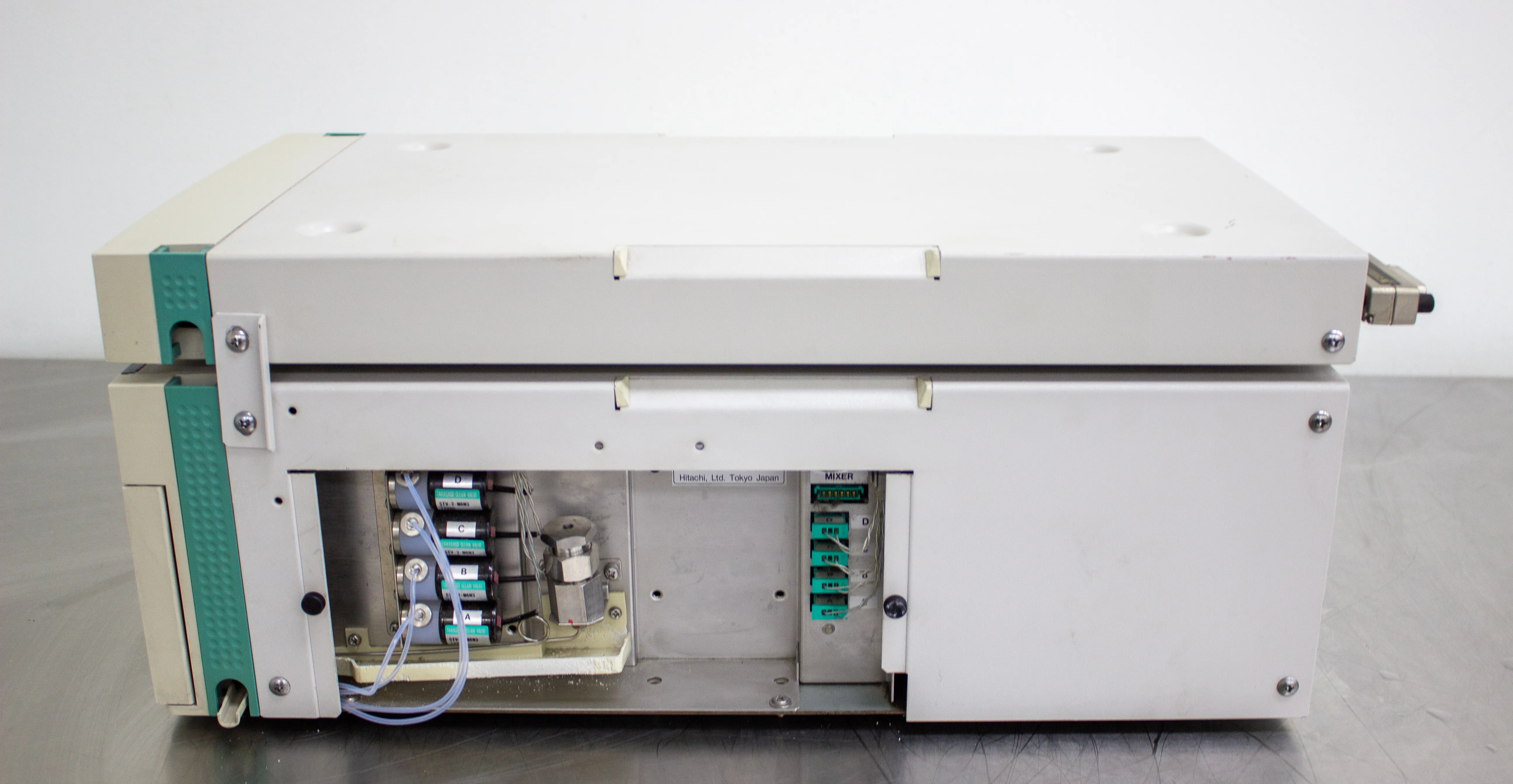 Hitachi/Transgenomic L-7100 HPLC Pump w/ D-7000 Interface