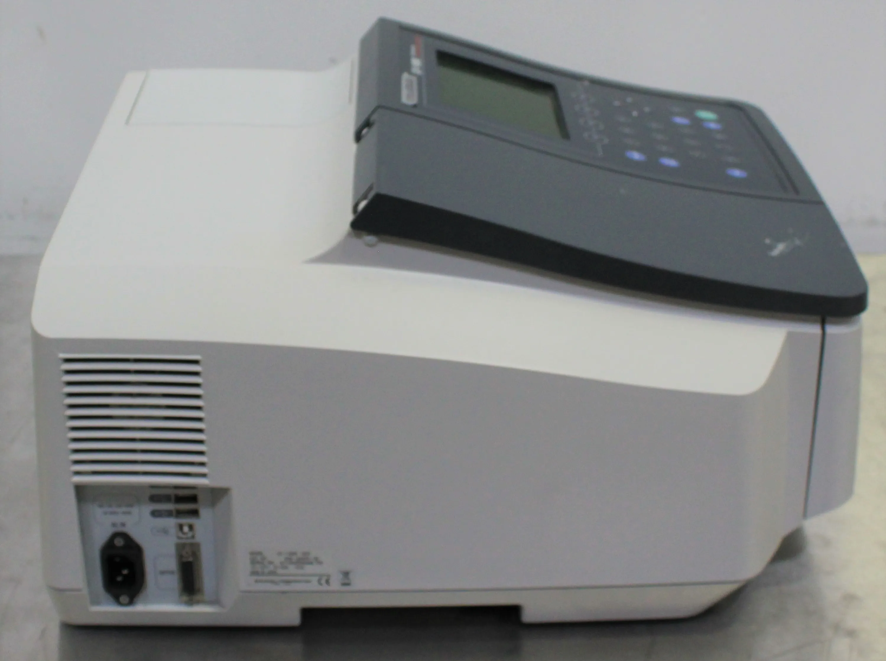 Shimadzu UV-1800 UV-Vis Spectrophotometer