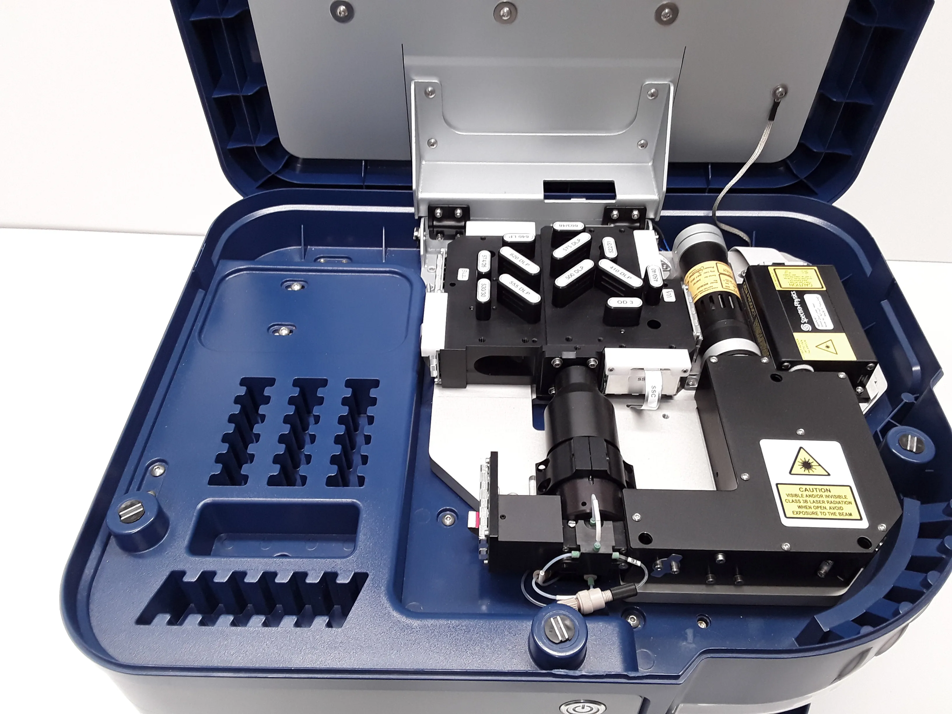 Used Applied Biosystems Attune Acoustic Focusing Cytometer P/N 4445280 For Cell Counting/Sorting