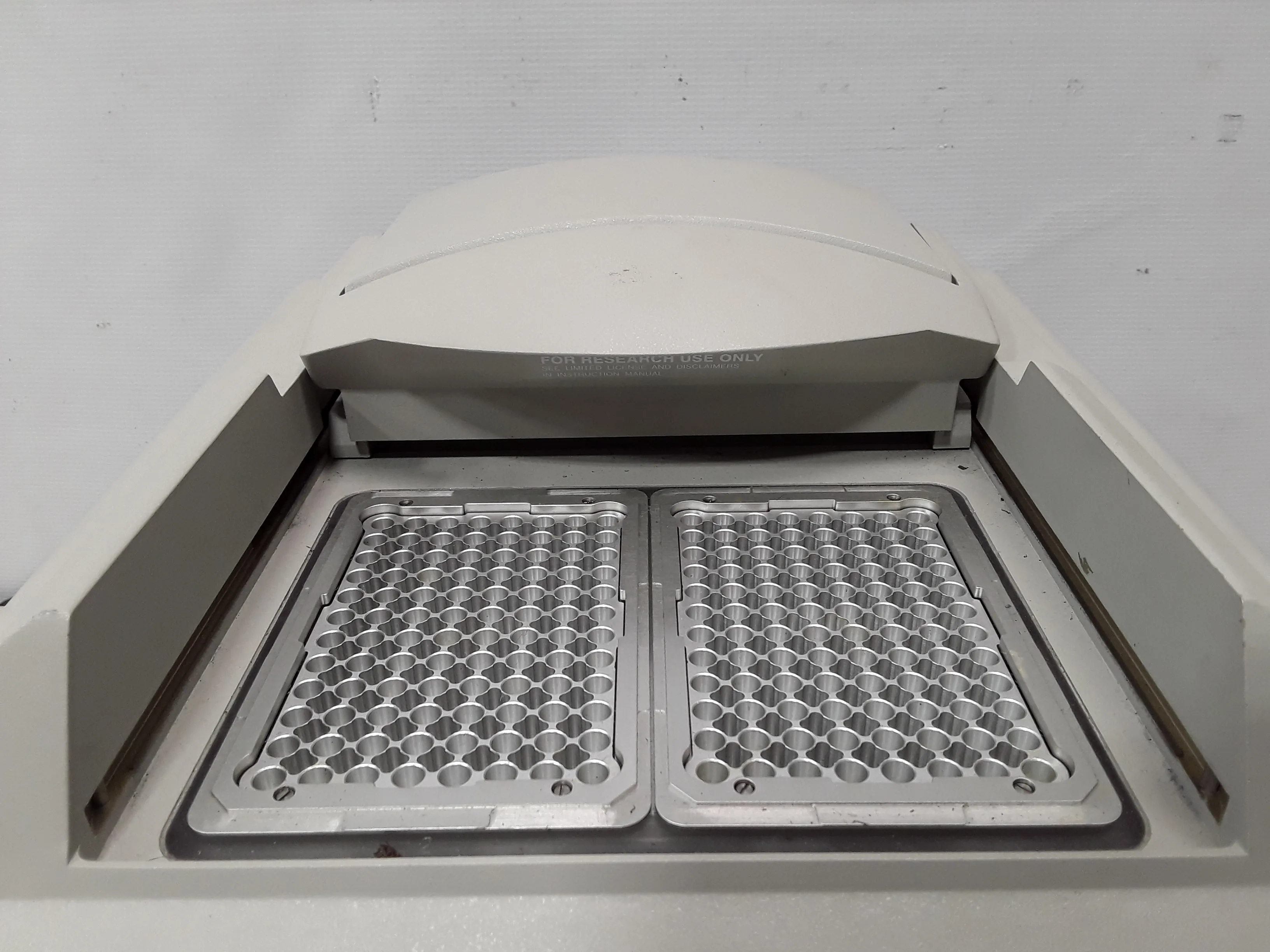 Applied Biosystems GeneAmp PCR System 9700 Dual 96 Well N8050200