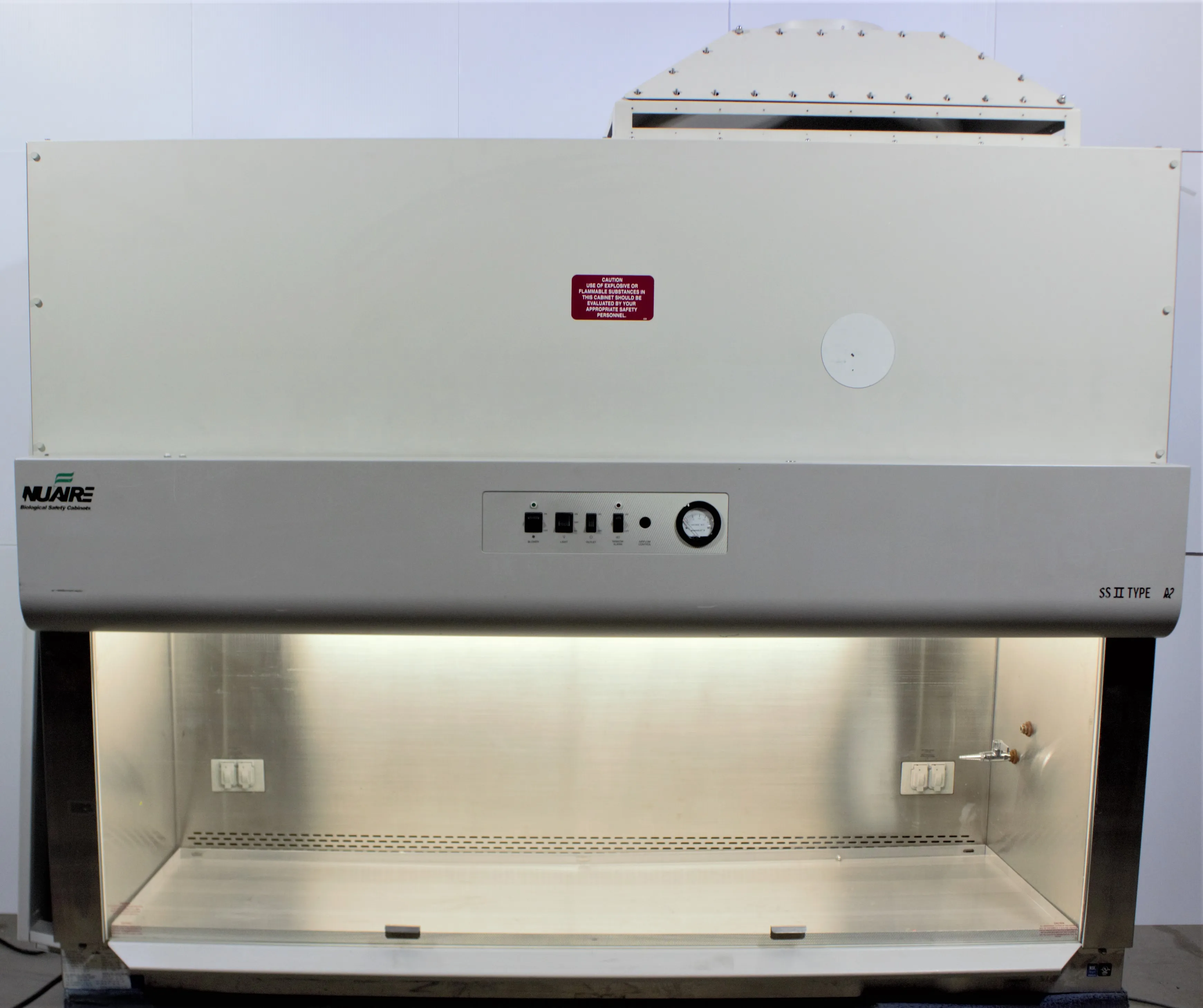 NuAire NU 425 Class II Type A2 Biosafety Cabinet Benchtop