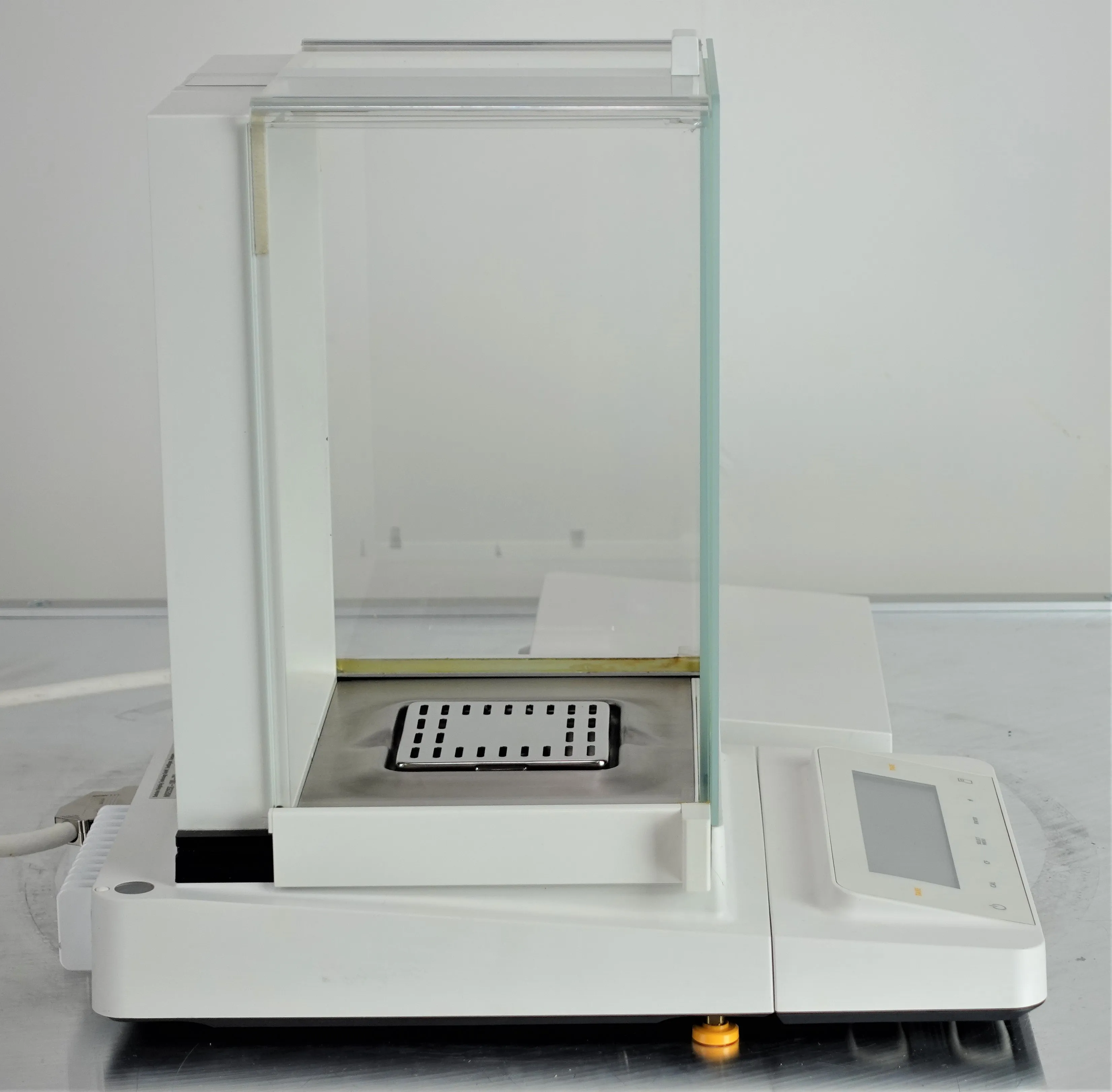 Sartorius Cubis Semi-Micro Balance MSE225S