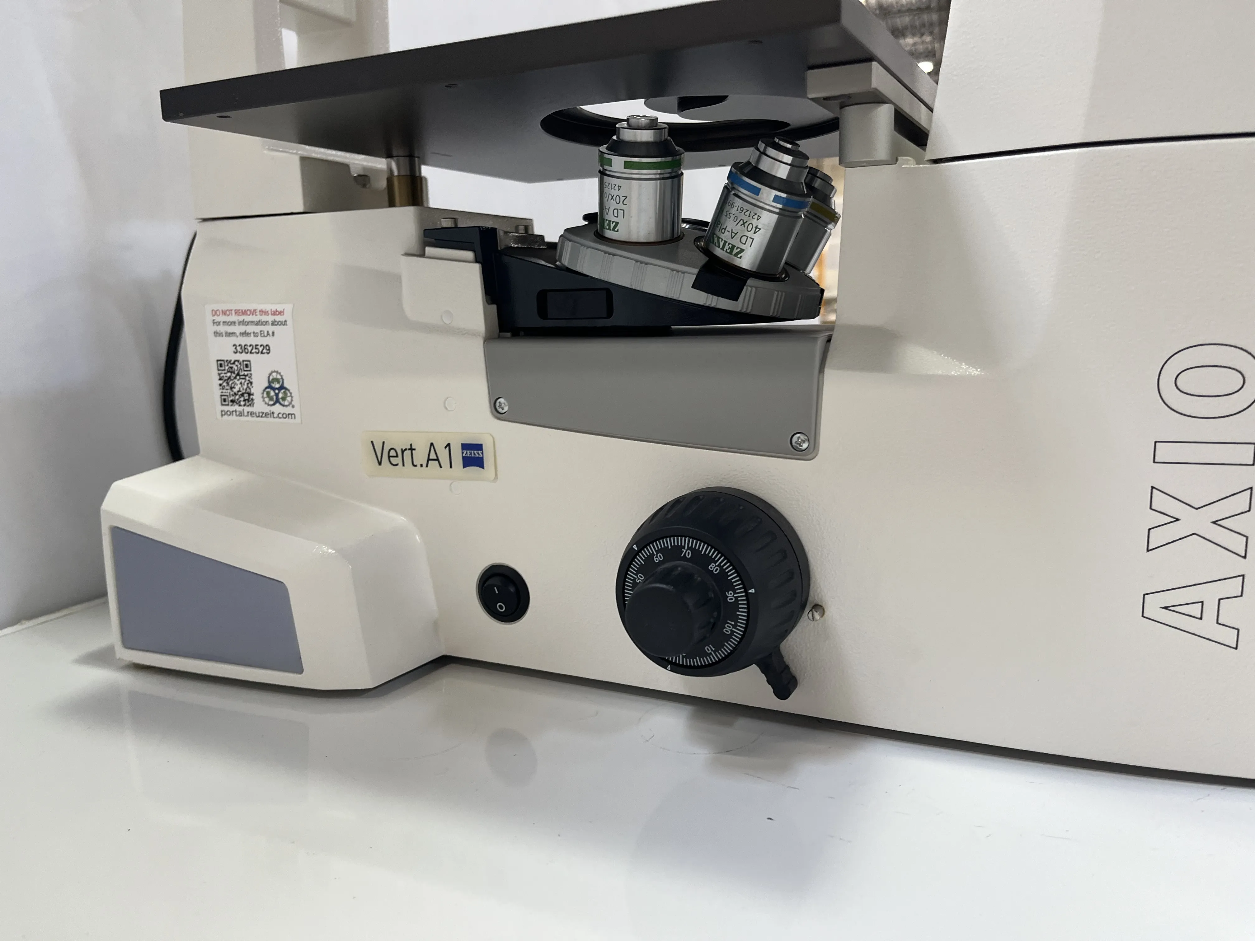 ZEISS Axio Vert.A1 Inverted Microscope with Objectives 10x, 20x, 40x