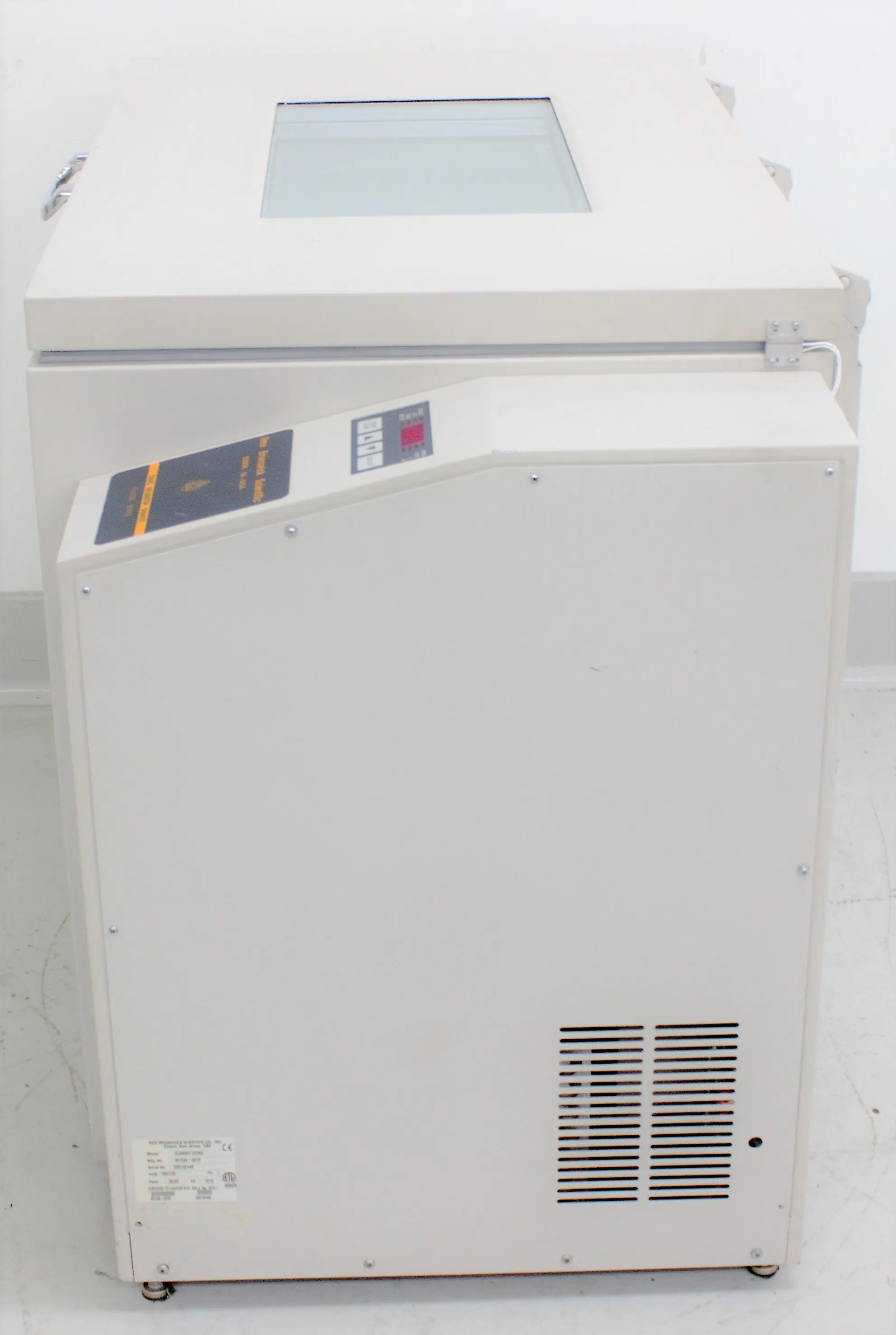 Used New Brunswick Classic C25KC Refrigerated Incubator Shaker 120V 50Hz/60Hz with 30-Day Warranty