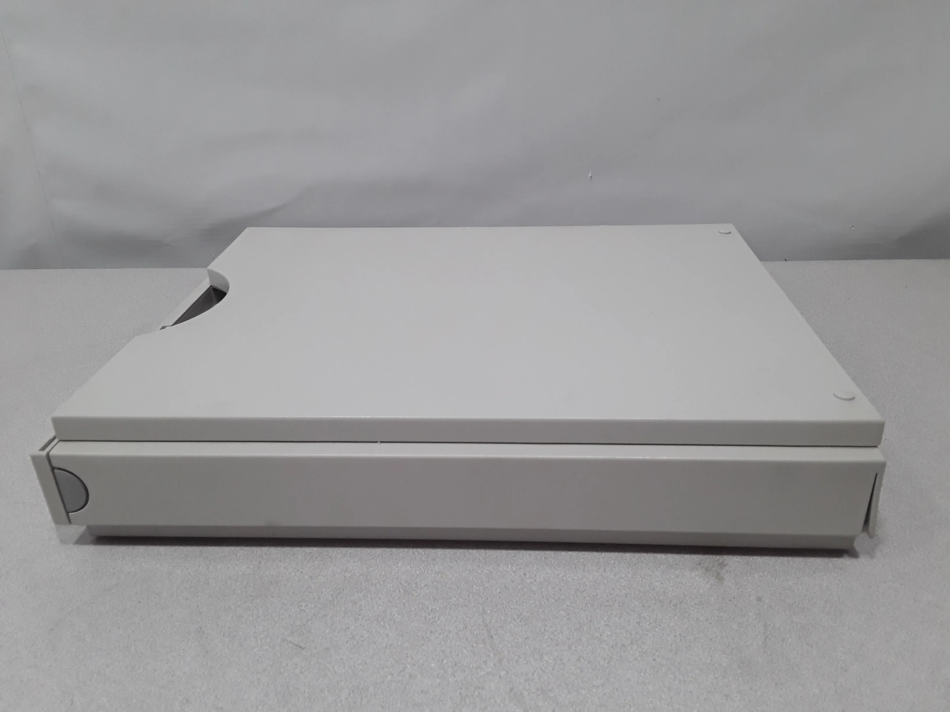 Agilent G1322A Degasser 1100 Series HPLC Solvent Degasser G1322A Used