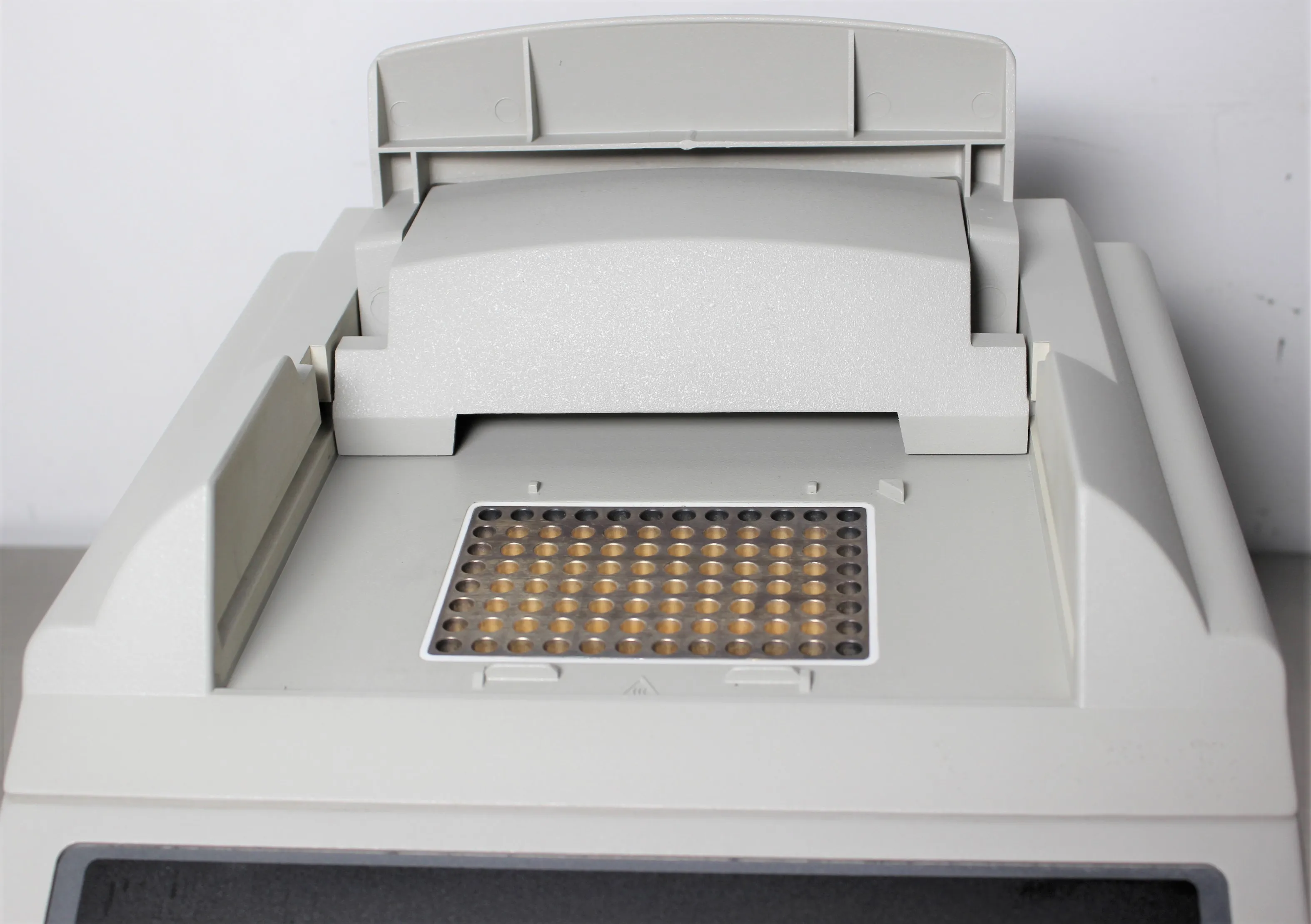 Applied Biosystems GeneAmp PCR System 9700