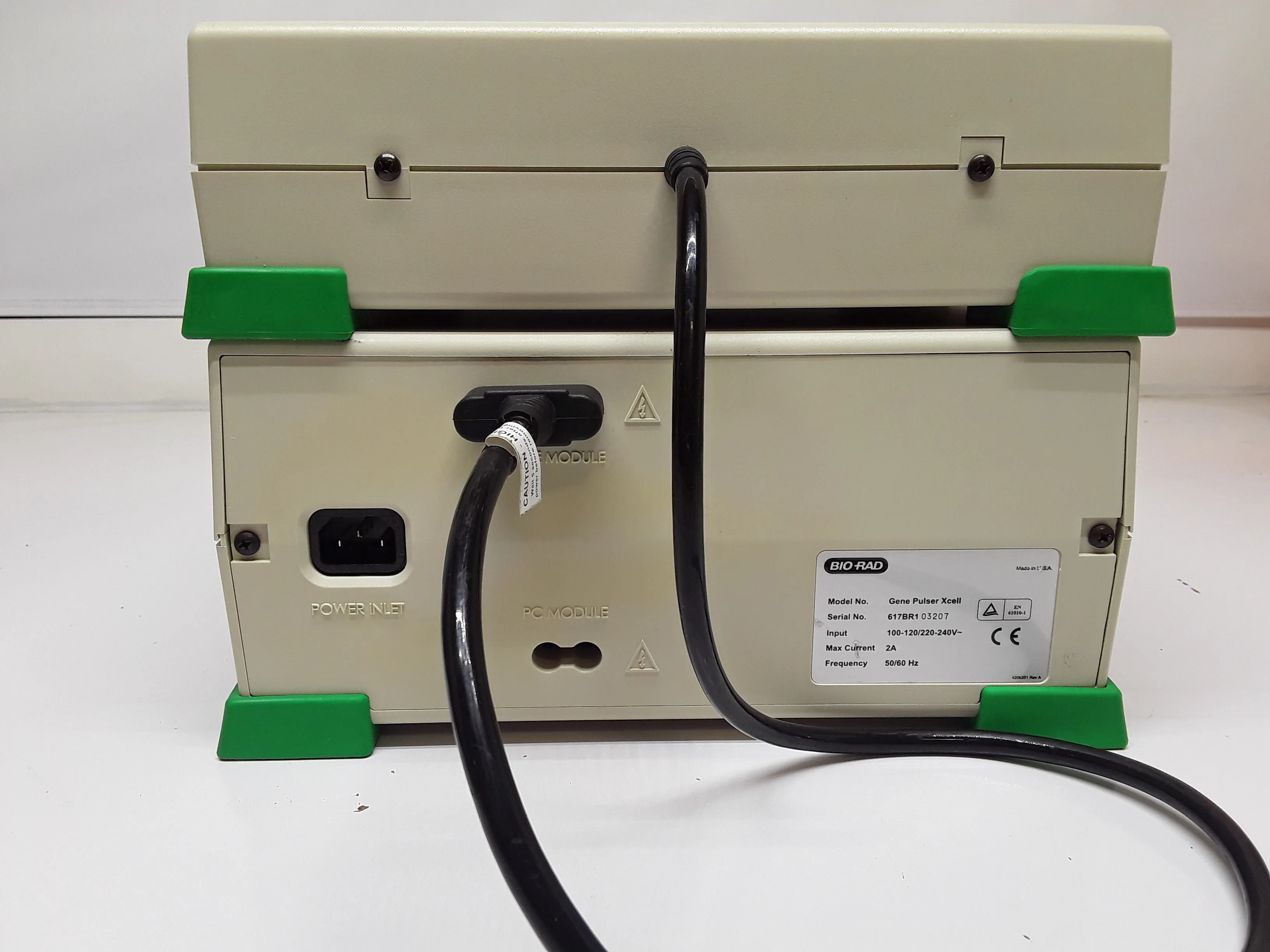 BIO-RAD Gene-Pulser-Xcell Electroporation System w/ Shock-Pod CE Module